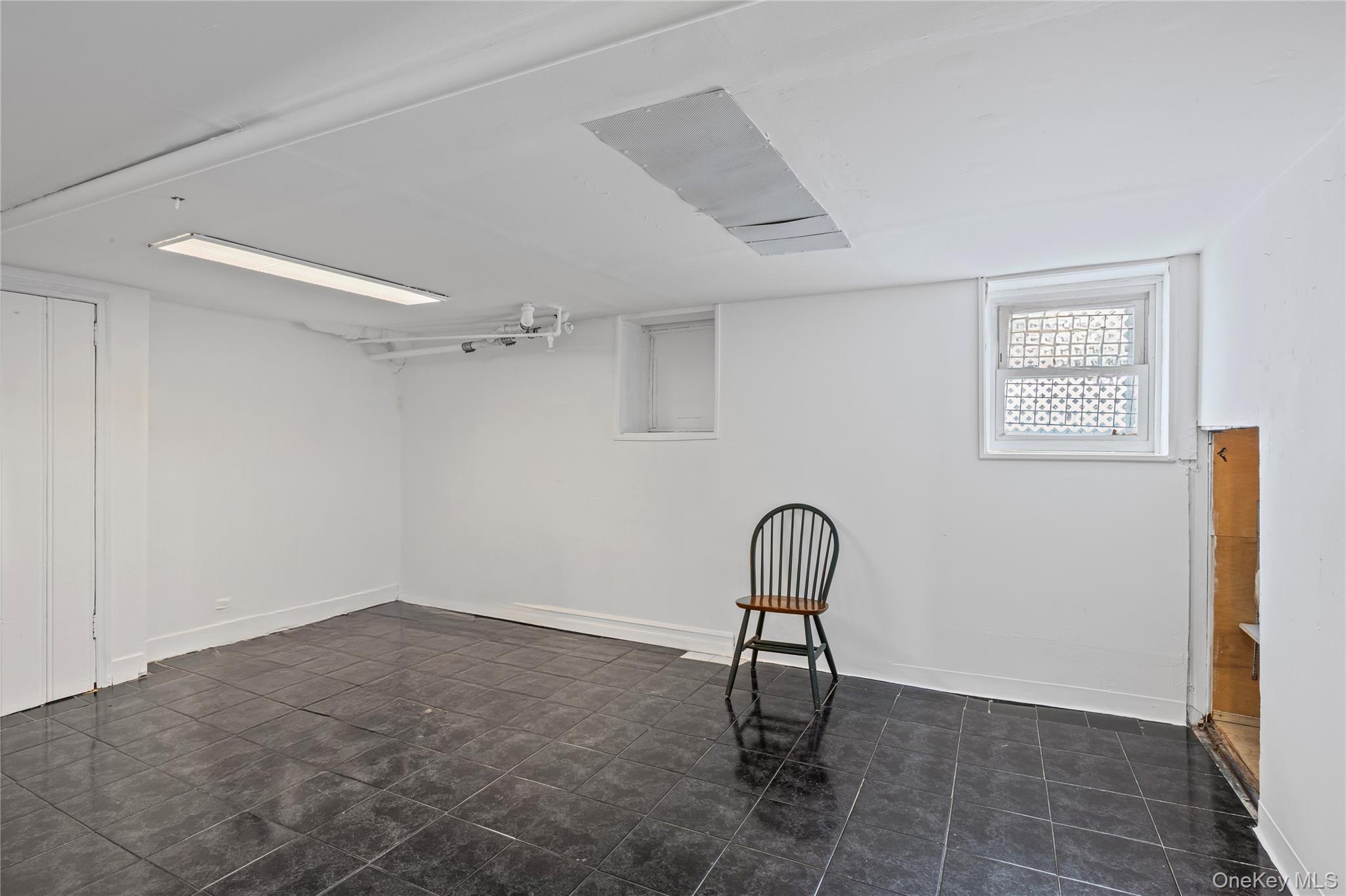 #19 photo, 5717 Waldron Street, Corona , NY 11368