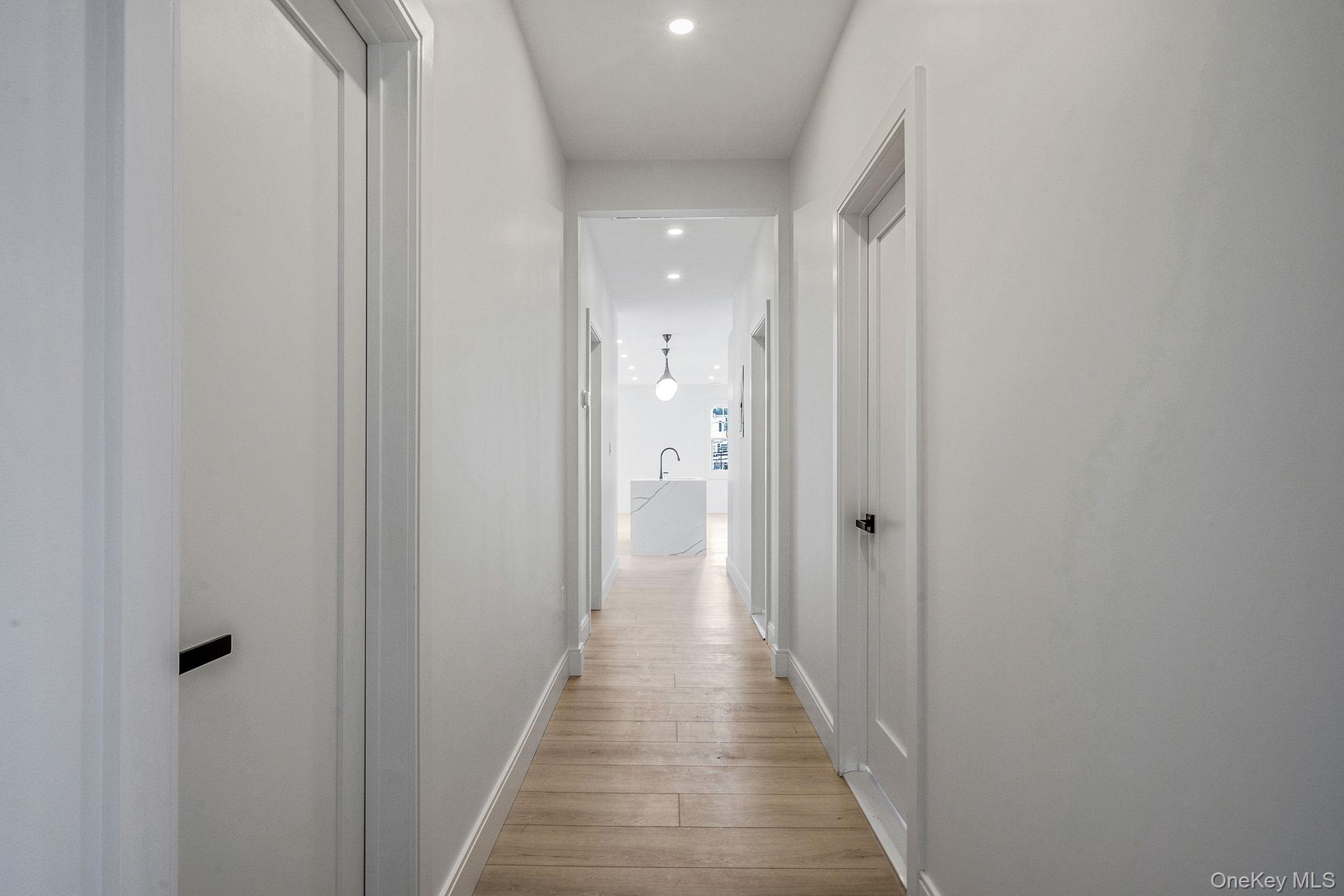 #10 photo, 24 Skillman Street, Roslyn , NY 11576