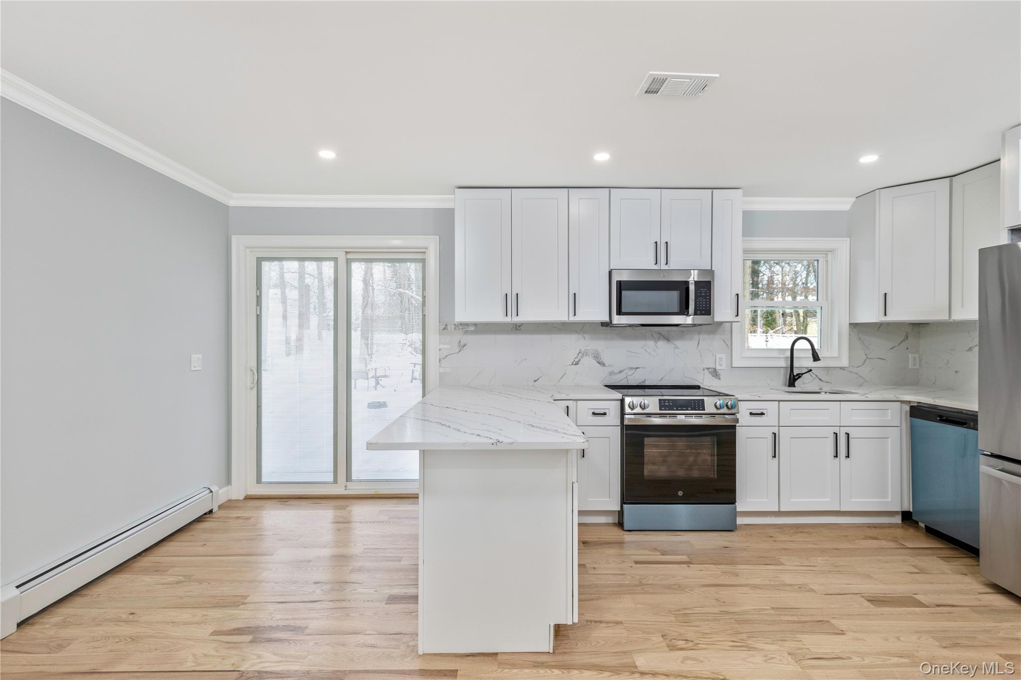 #10 photo, 19 Stuyvesant Circle, Саффолк ‖ East Setauket , NY 11733