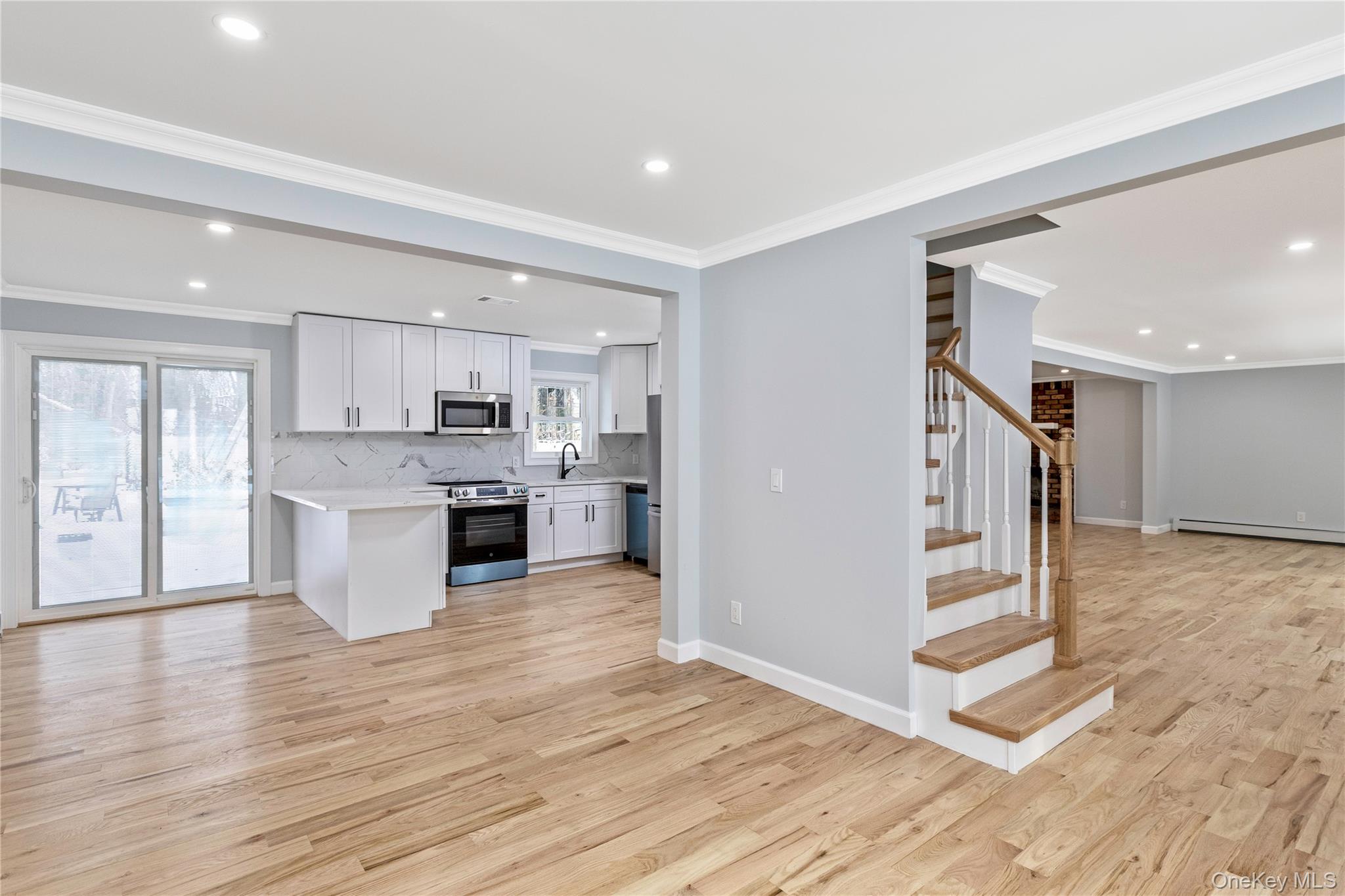 #11 photo, 19 Stuyvesant Circle, Саффолк ‖ East Setauket , NY 11733