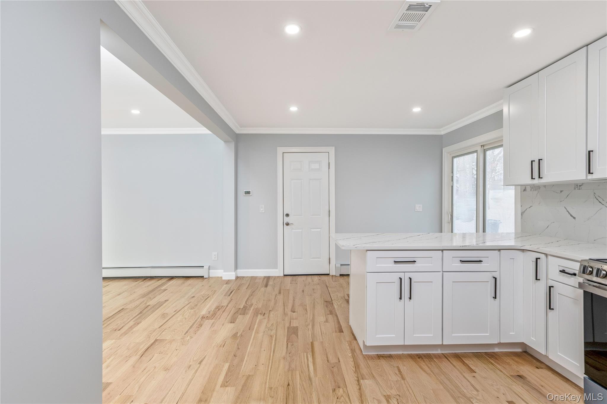 #15 photo, 19 Stuyvesant Circle, Саффолк ‖ East Setauket , NY 11733