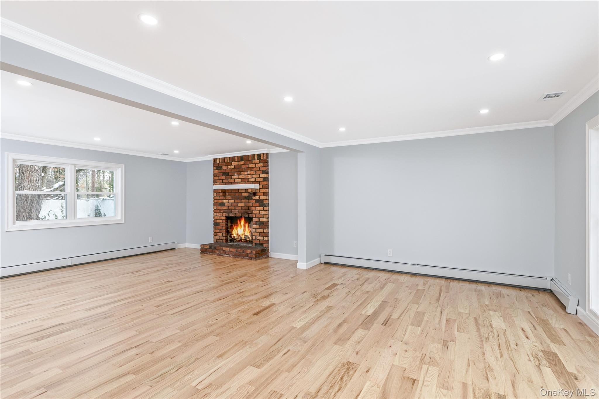 #18 photo, 19 Stuyvesant Circle, Саффолк ‖ East Setauket , NY 11733