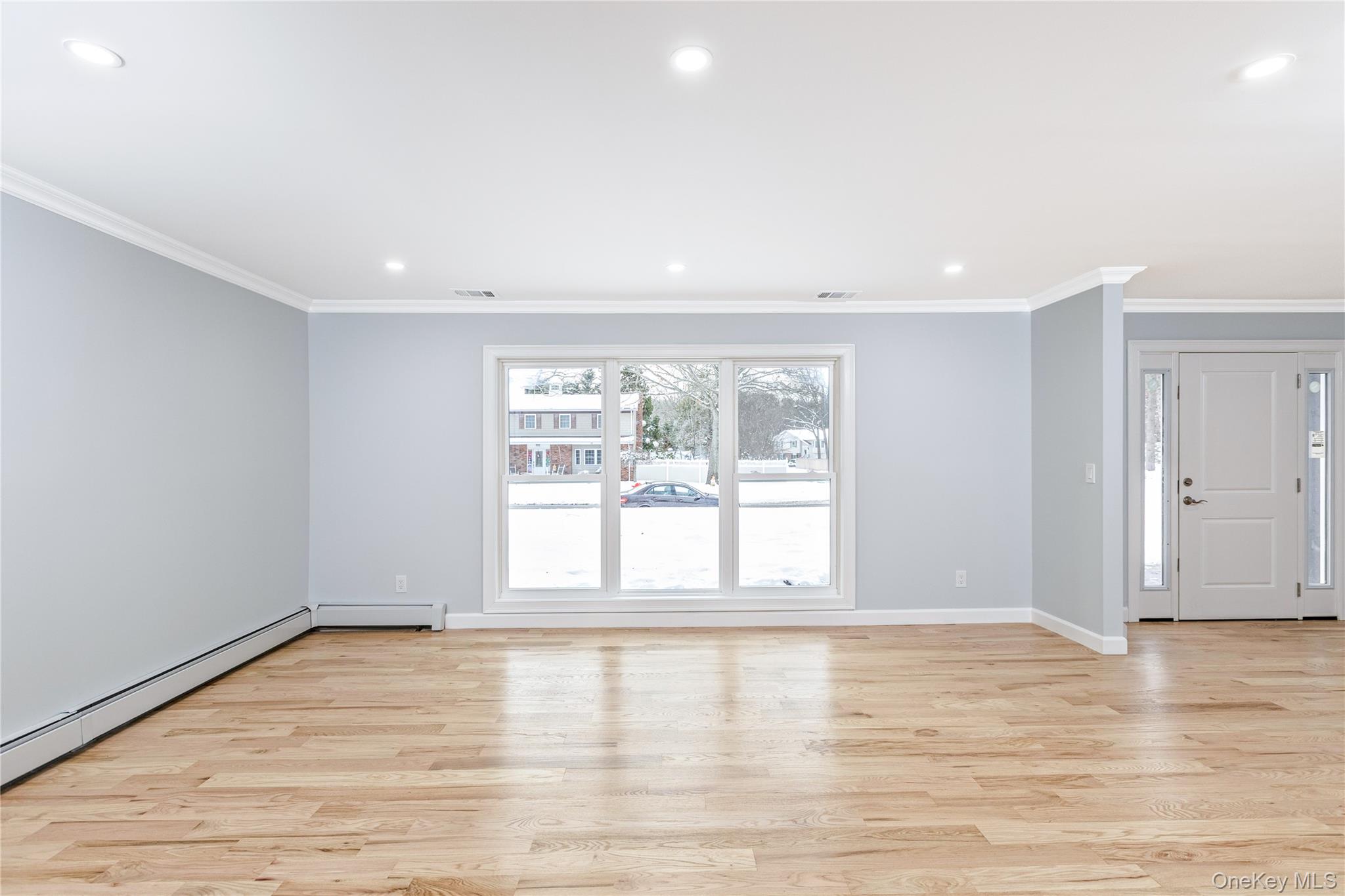 #19 photo, 19 Stuyvesant Circle, Саффолк ‖ East Setauket , NY 11733