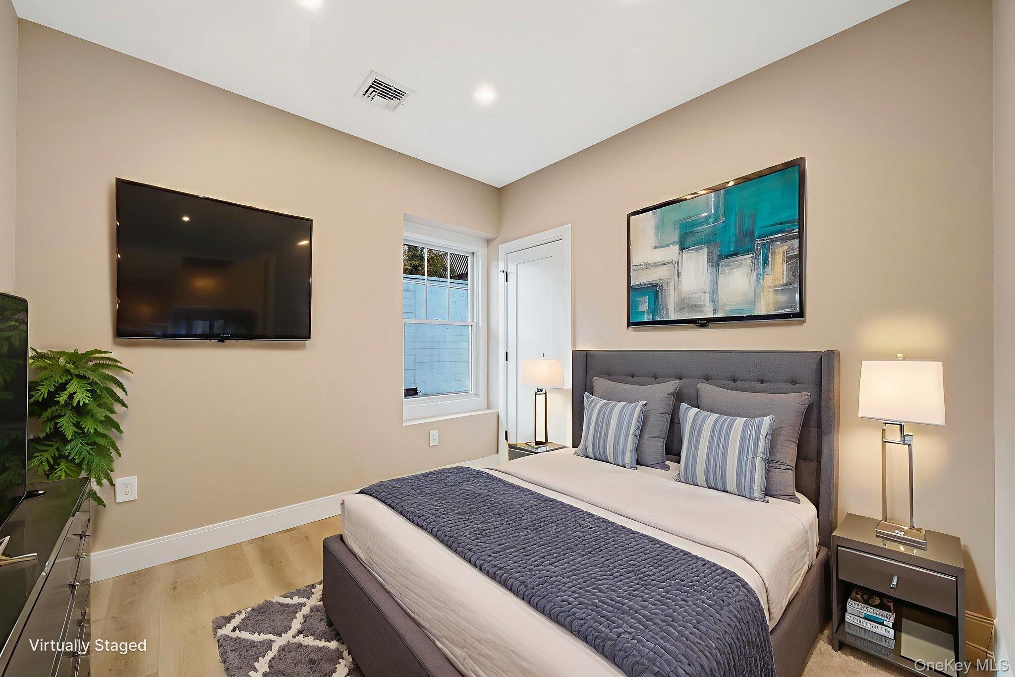 #7 photo, 24 Skillman Street, Roslyn , NY 11576