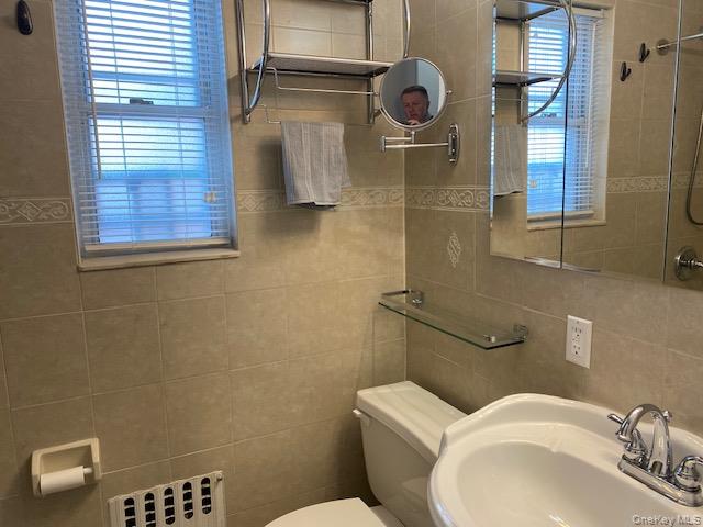 #11 photo, 261-53 Langston, Glen Oaks , NY 11004