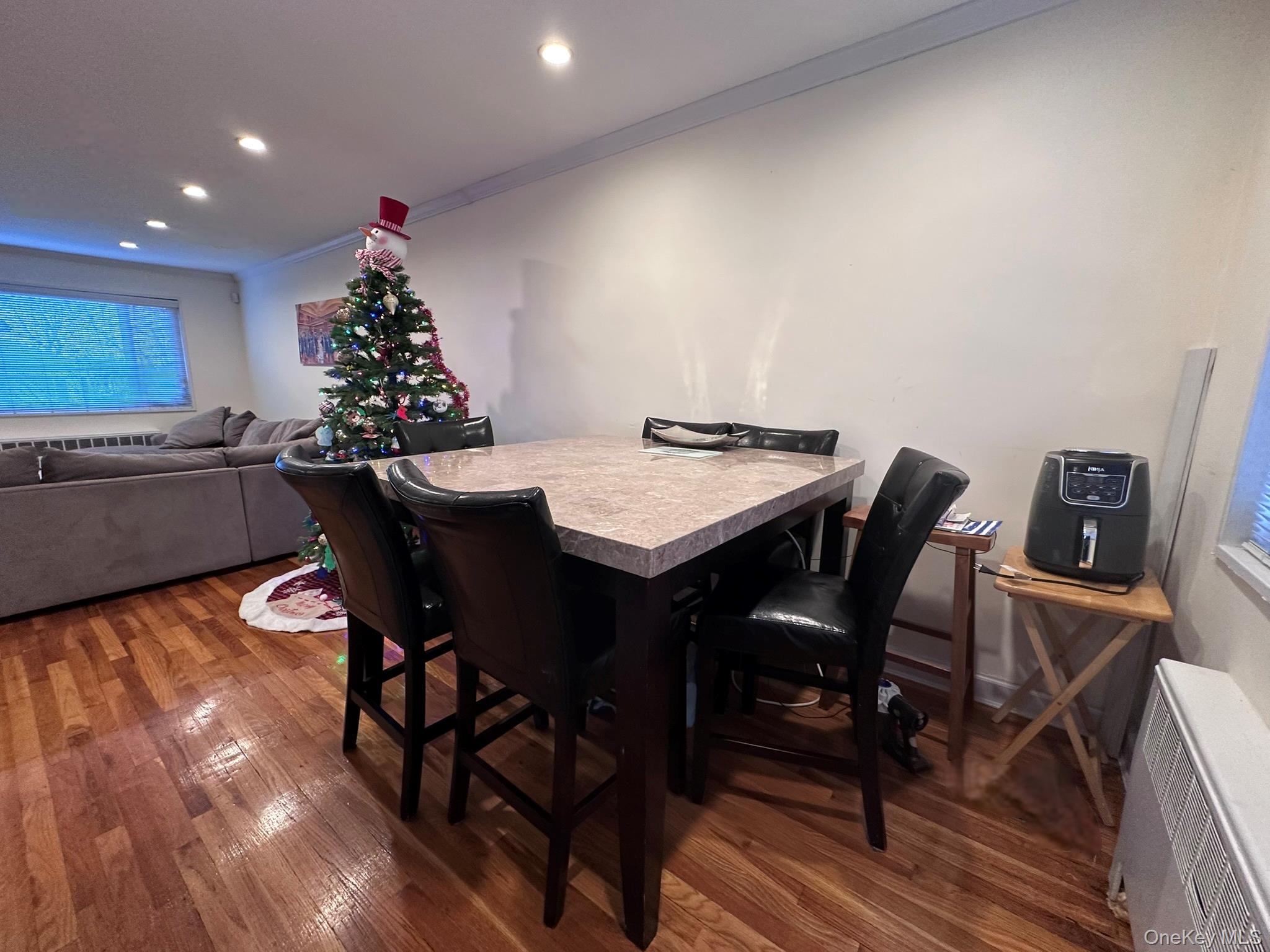 #5 photo, 14-81 212 Street, Bayside , NY 11360