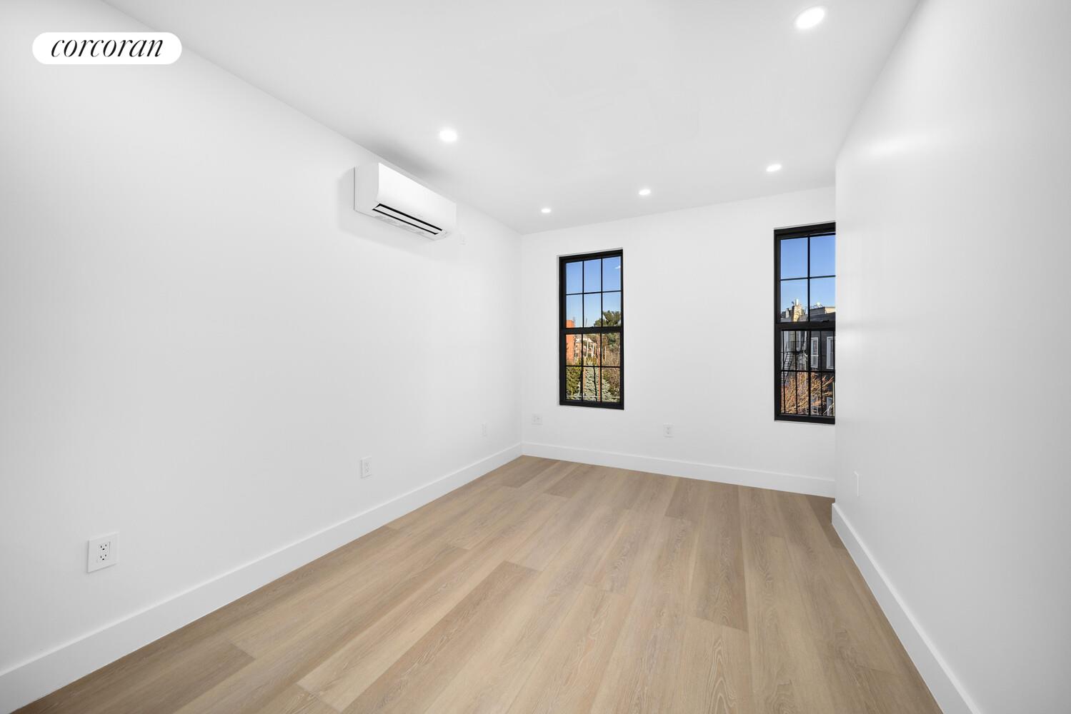 #5 photo, Brooklyn, הברונקס Greenpoint , NY 11222