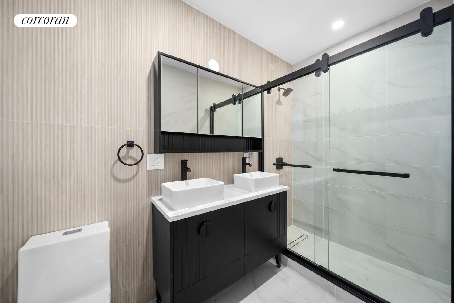 #8 photo, Brooklyn, הברונקס Greenpoint , NY 11222