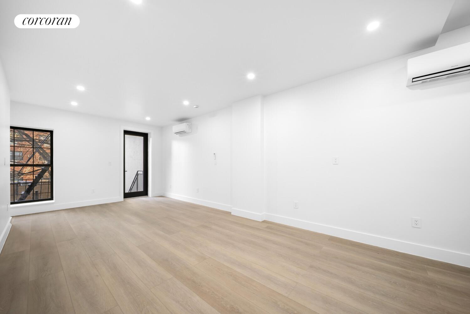 #4 photo, Brooklyn, Williamsburg , NY 11211