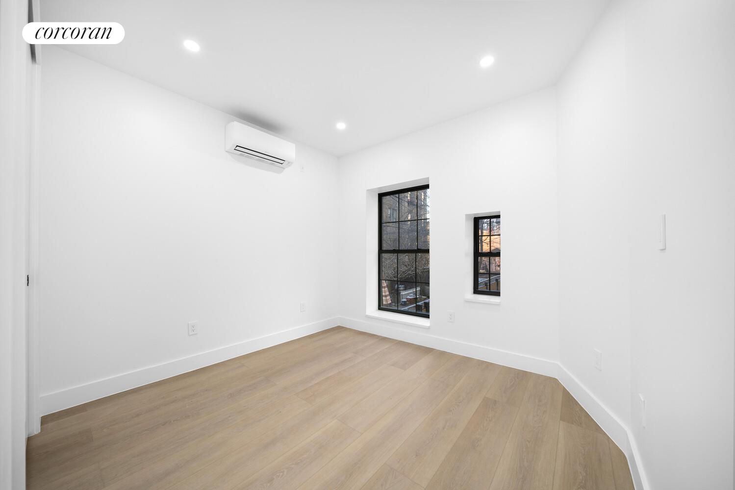 #8 photo, Brooklyn, Williamsburg , NY 11211