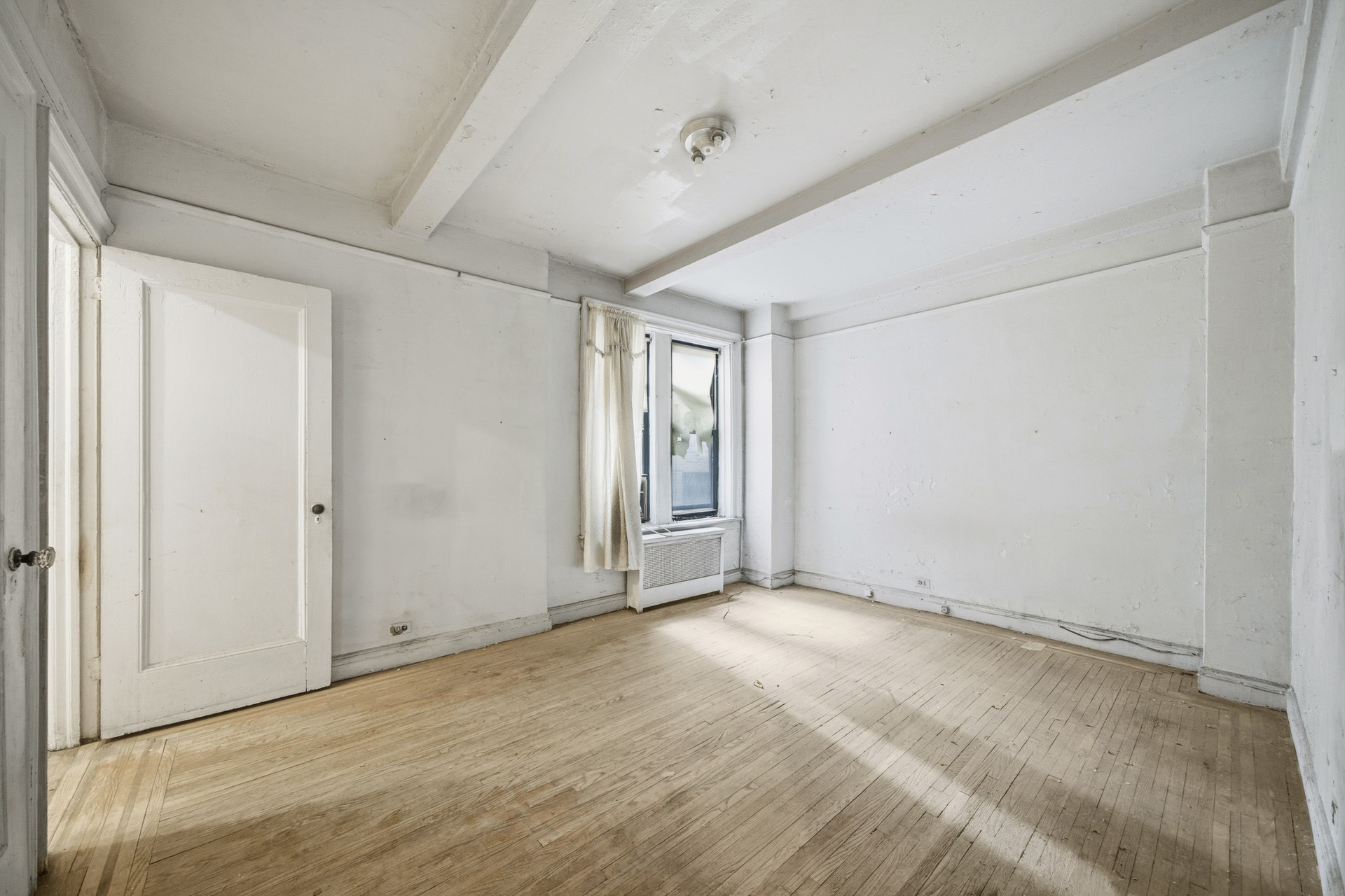 #12 photo, 36 W 84th Street, Upper West Side , NY 10024