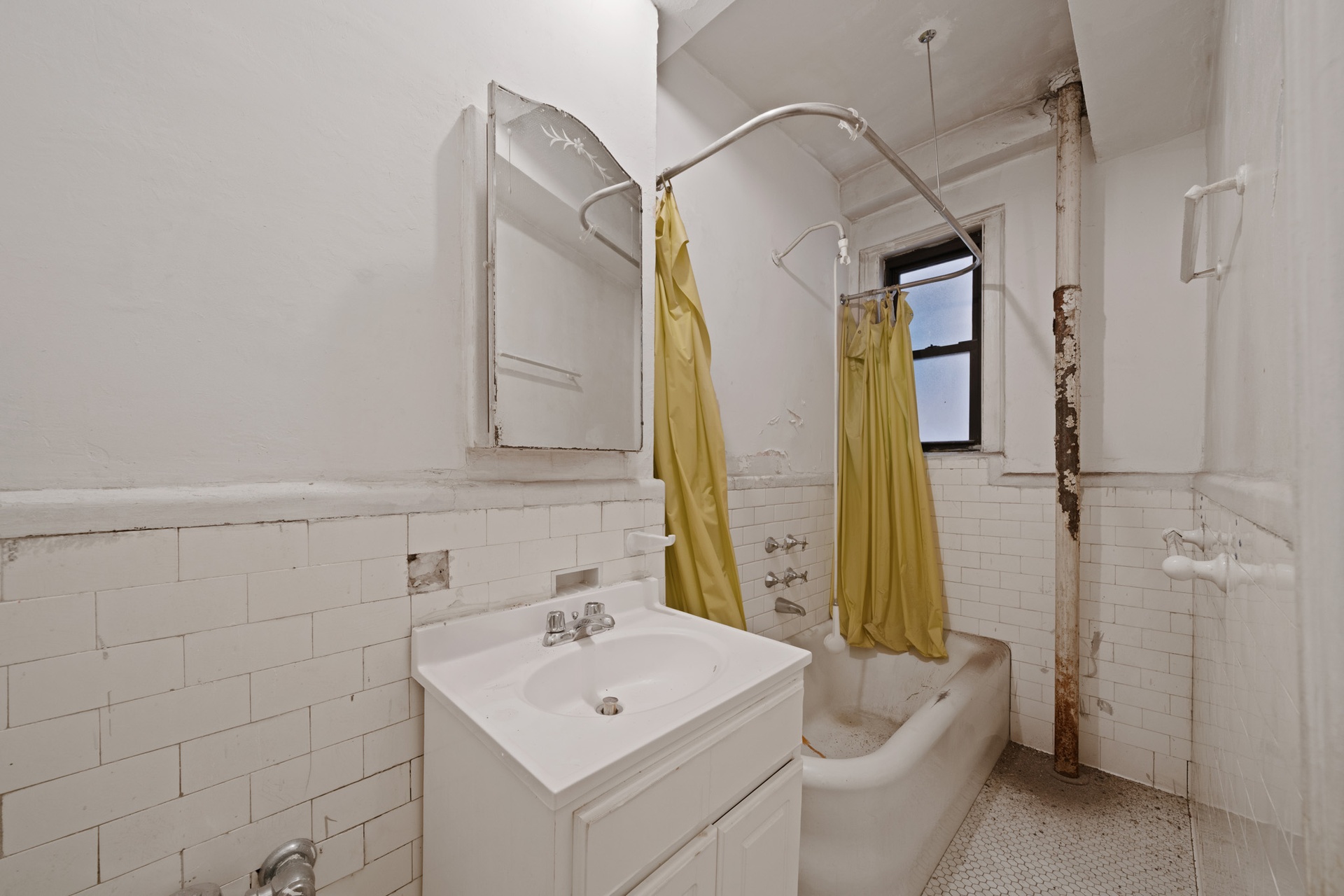 #13 photo, 36 W 84th Street, Upper West Side , NY 10024