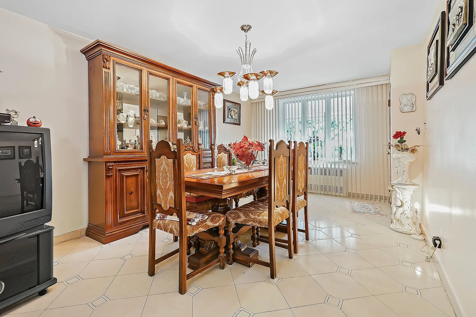 #5 photo, 61-11 69th Place, Middle Village , NY 11379