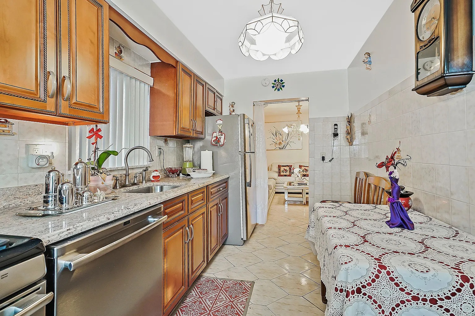 #7 photo, 61-11 69th Place, Middle Village , NY 11379