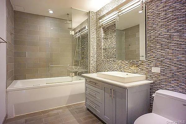 #10 photo, 2280 Frederick Douglass Boulevard, New York (Manhattan) , NY 10027