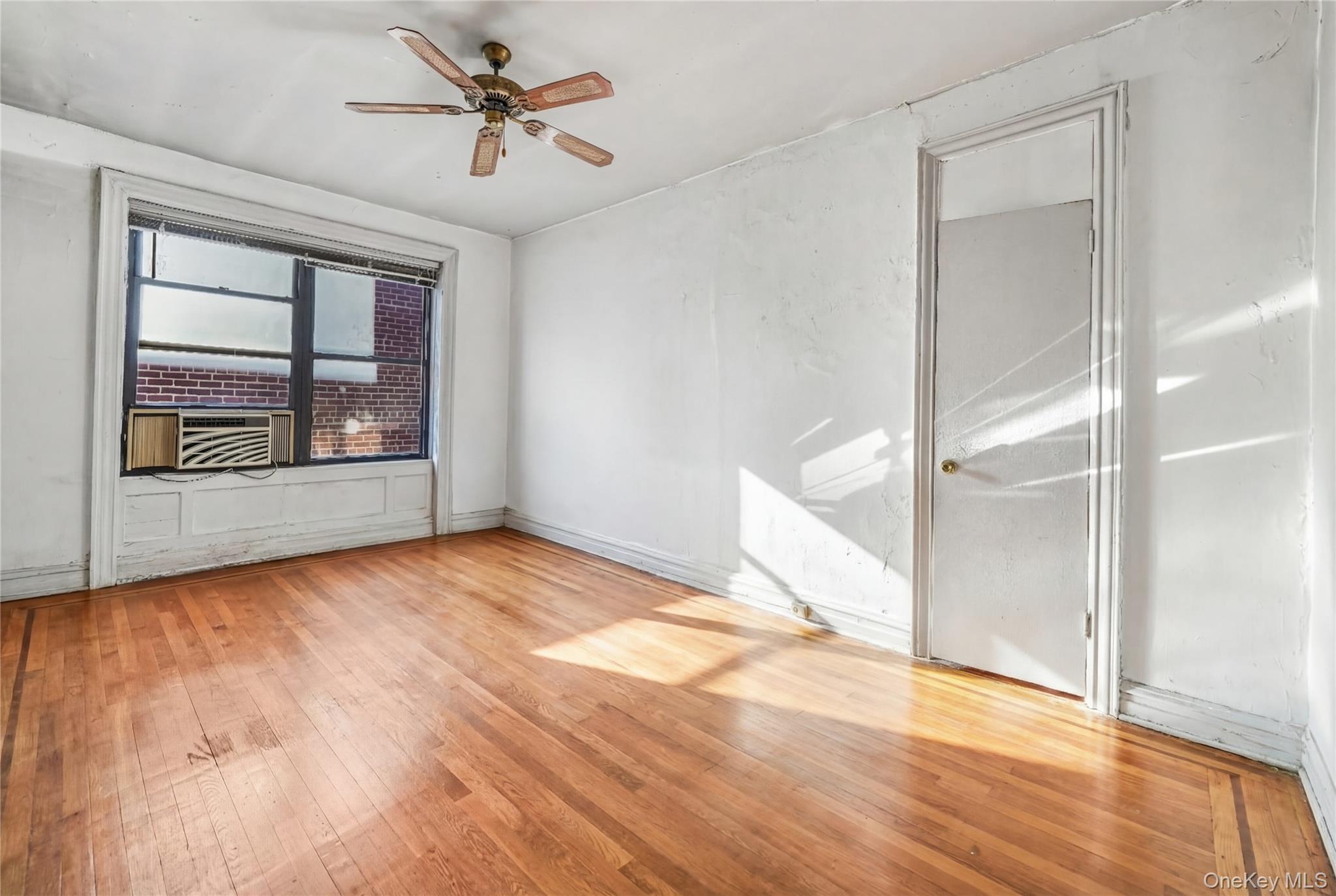 #4 photo, 880 W 181st Street, New York (Manhattan) , NY 10033