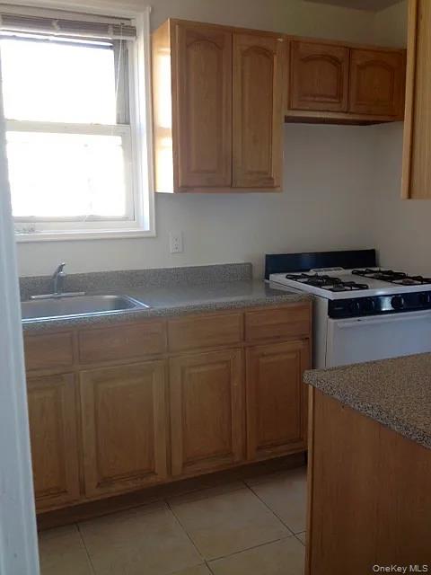 #5 photo, 1332 Metropolitan Avenue, ब्रोंक्स Bronx , NY 10462