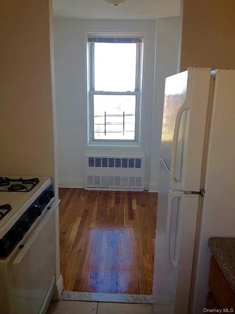 #6 photo, 1332 Metropolitan Avenue, ब्रोंक्स Bronx , NY 10462