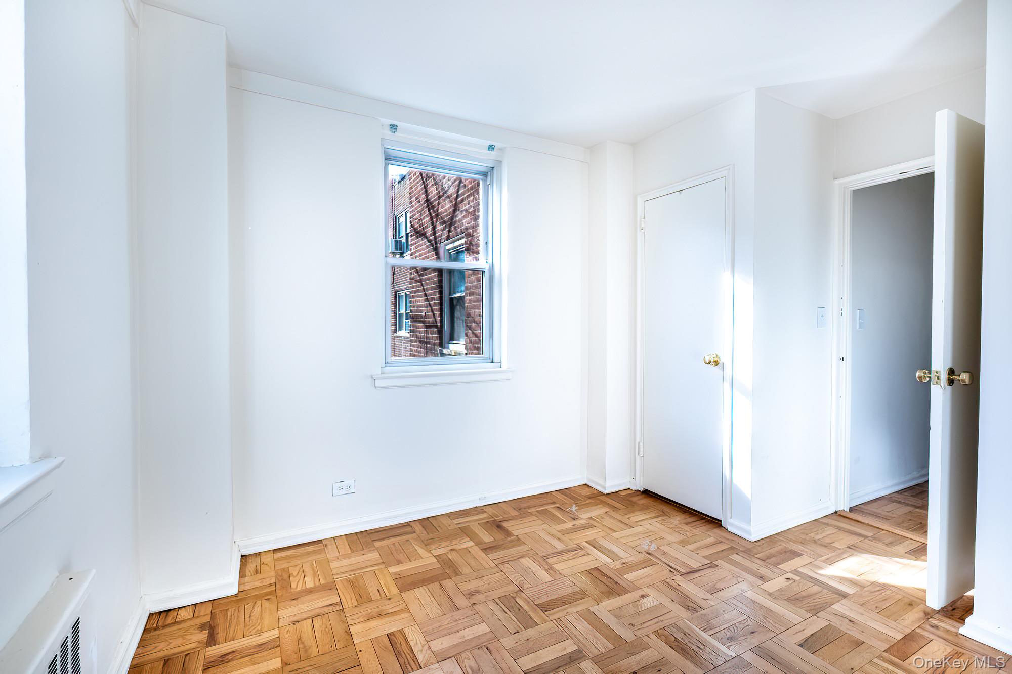 #16 photo, 55 Knolls Crescent, Bronx , NY 10463