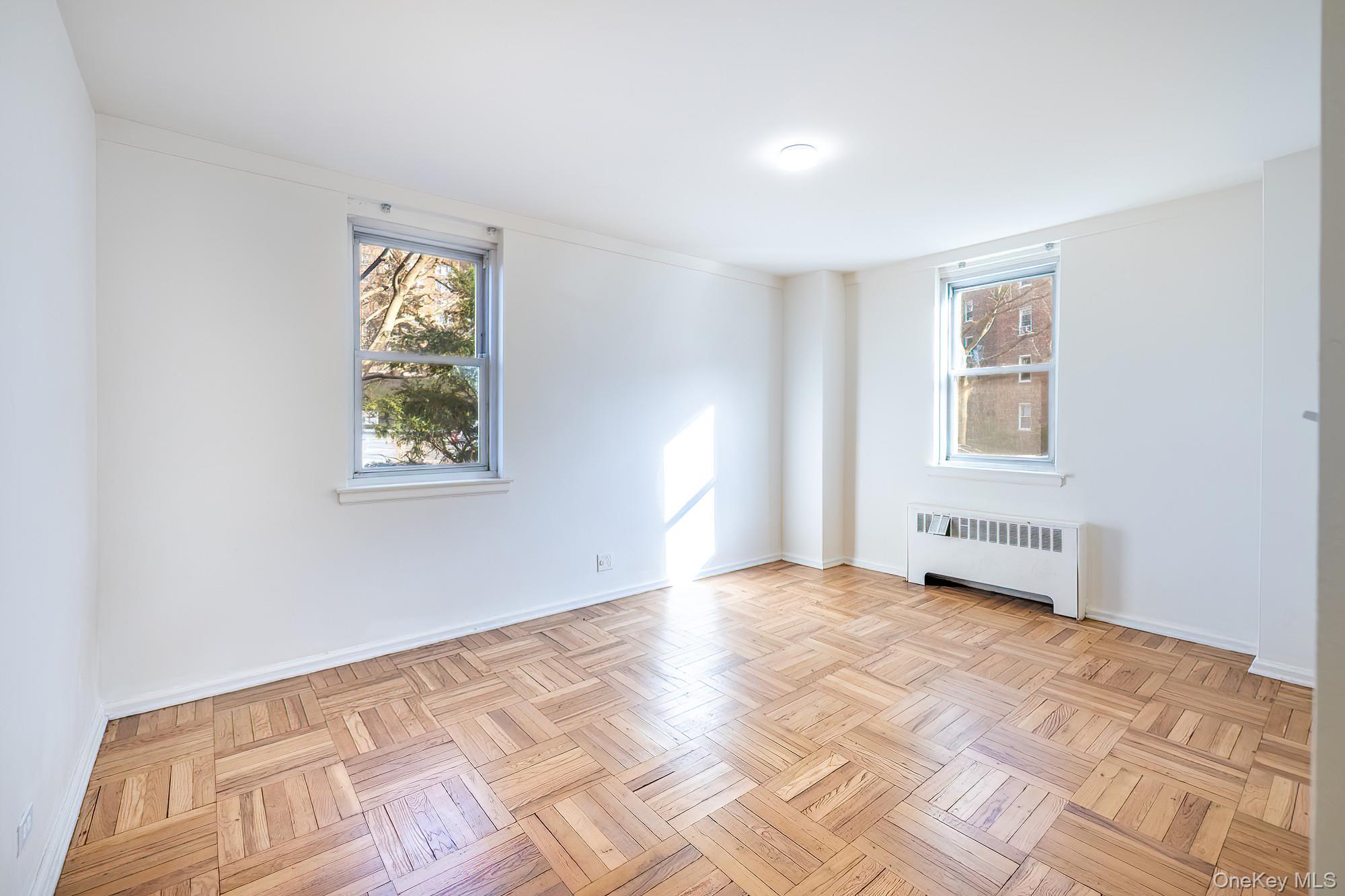 #17 photo, 55 Knolls Crescent, Bronx , NY 10463