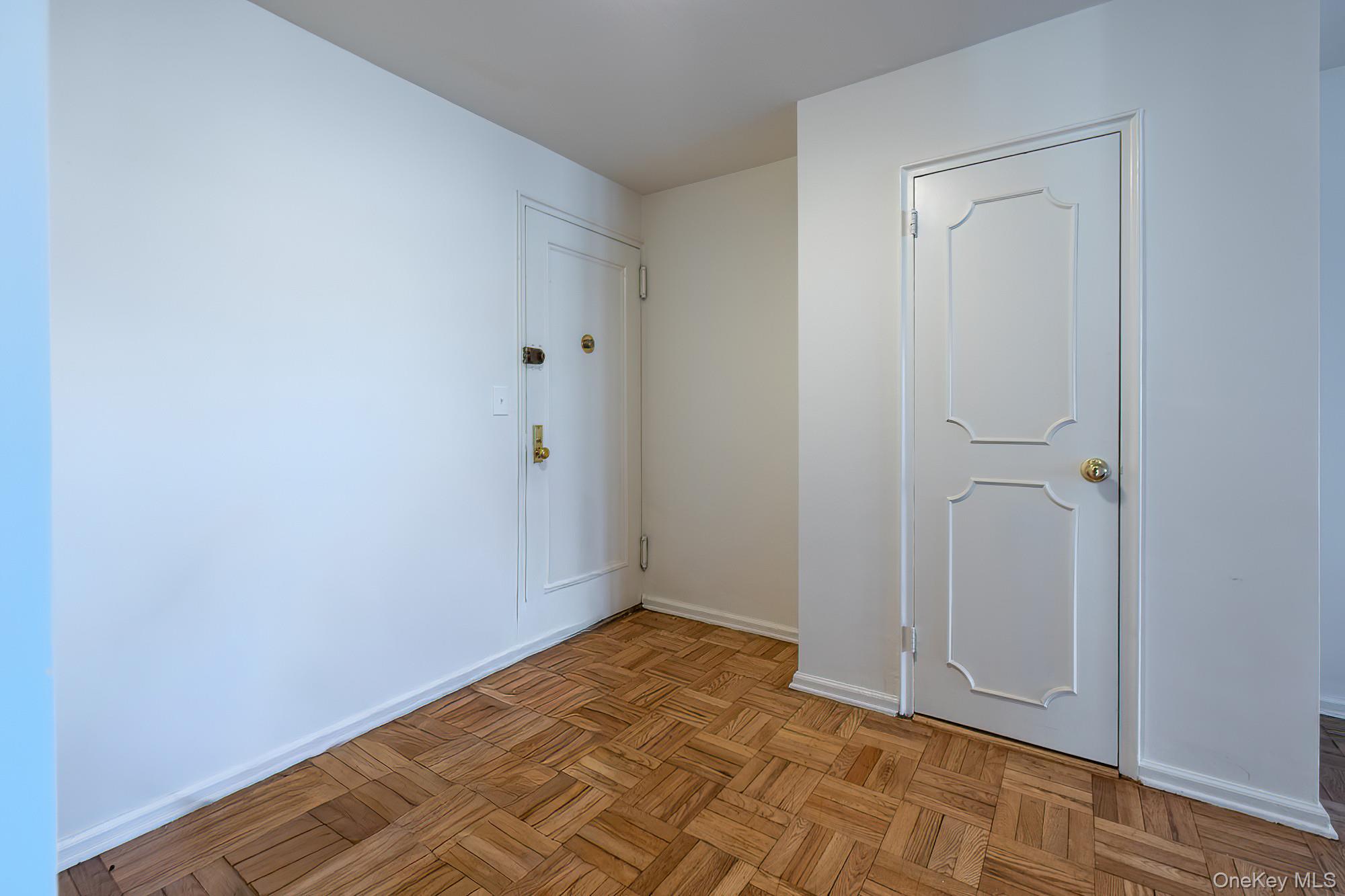 #20 photo, 55 Knolls Crescent, Bronx , NY 10463