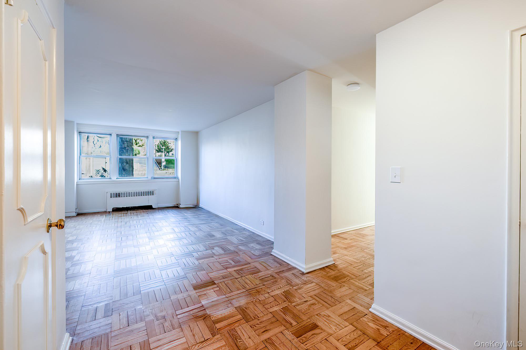 #4 photo, 55 Knolls Crescent, Bronx , NY 10463