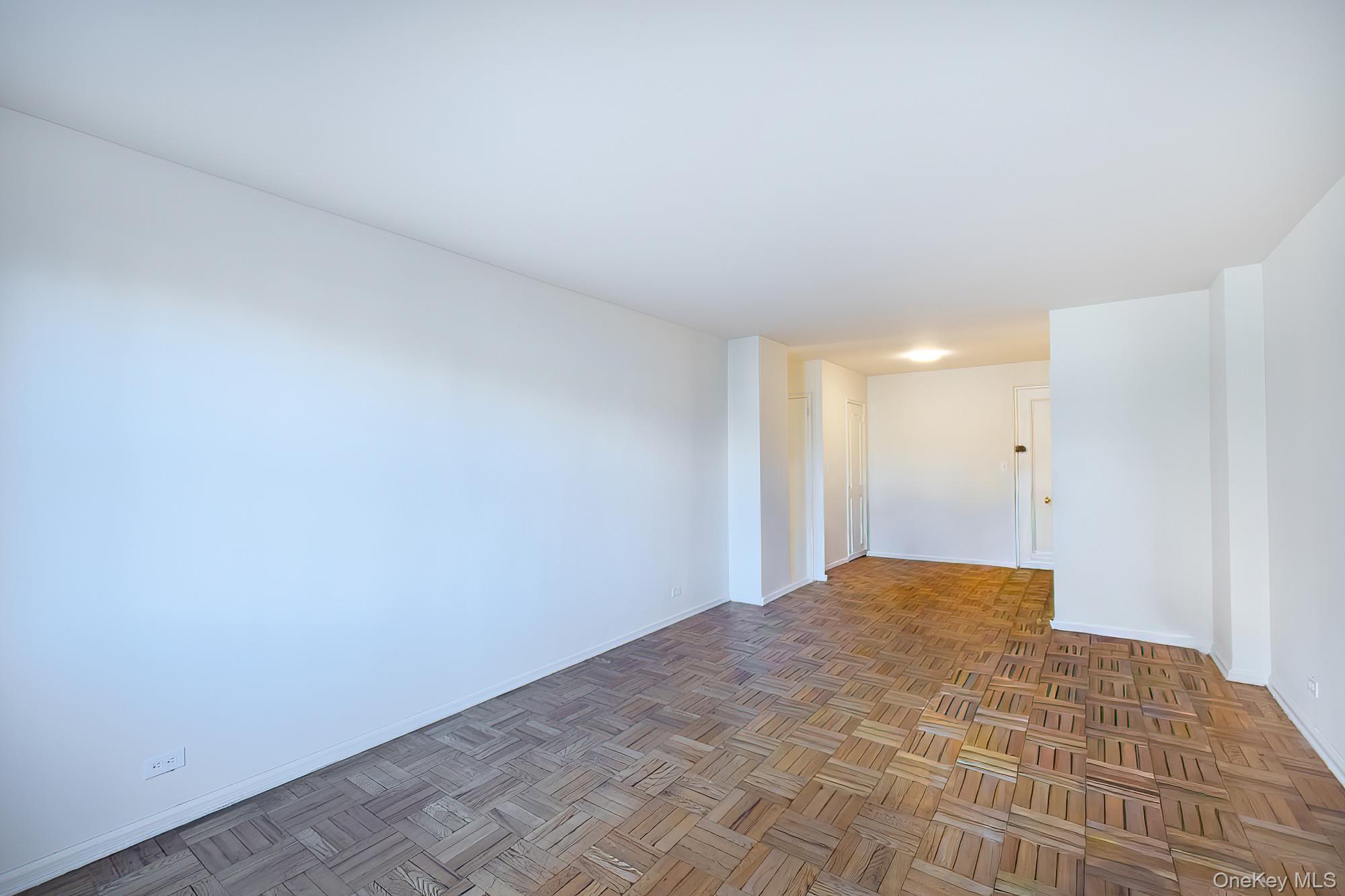 #6 photo, 55 Knolls Crescent, Bronx , NY 10463