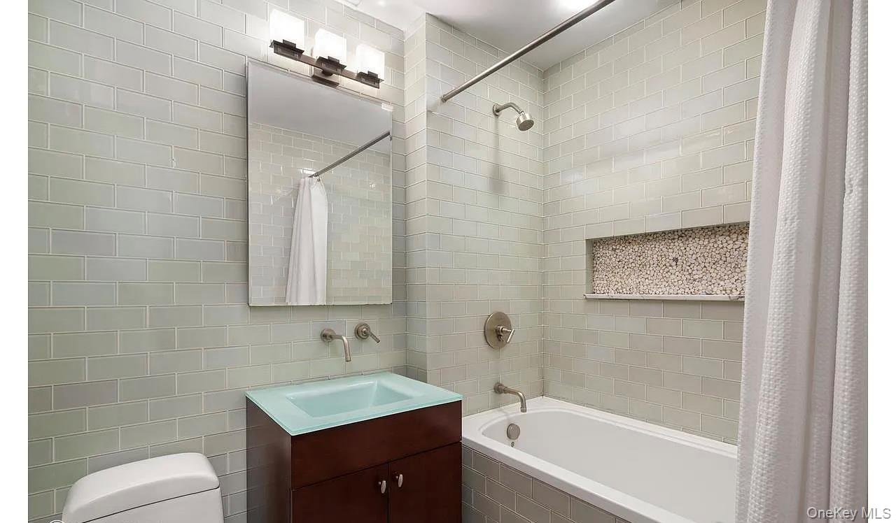 #5 photo, 45 E 30th Street, New York (Manhattan) , NY 10016