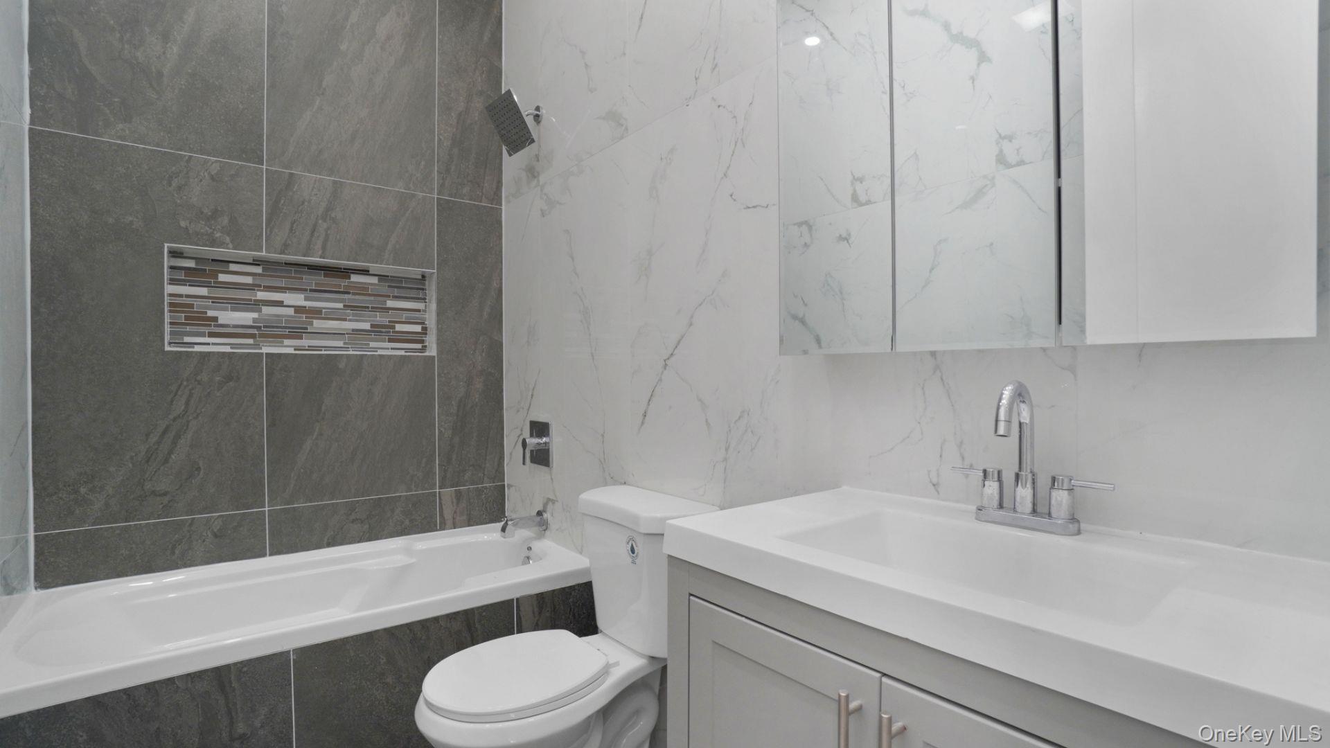 #20 photo, 506 E 183rd Street, Bronx , NY 10458