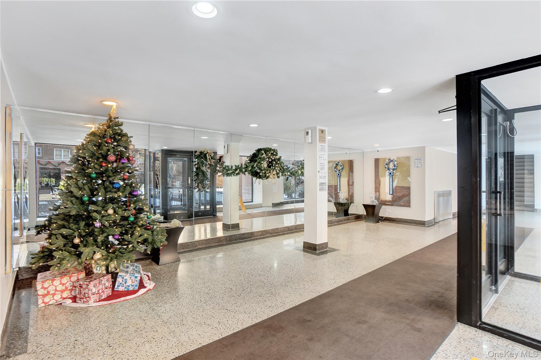 #3 photo, 105-24 64th Road, كوينز Forest Hills , NY 11375