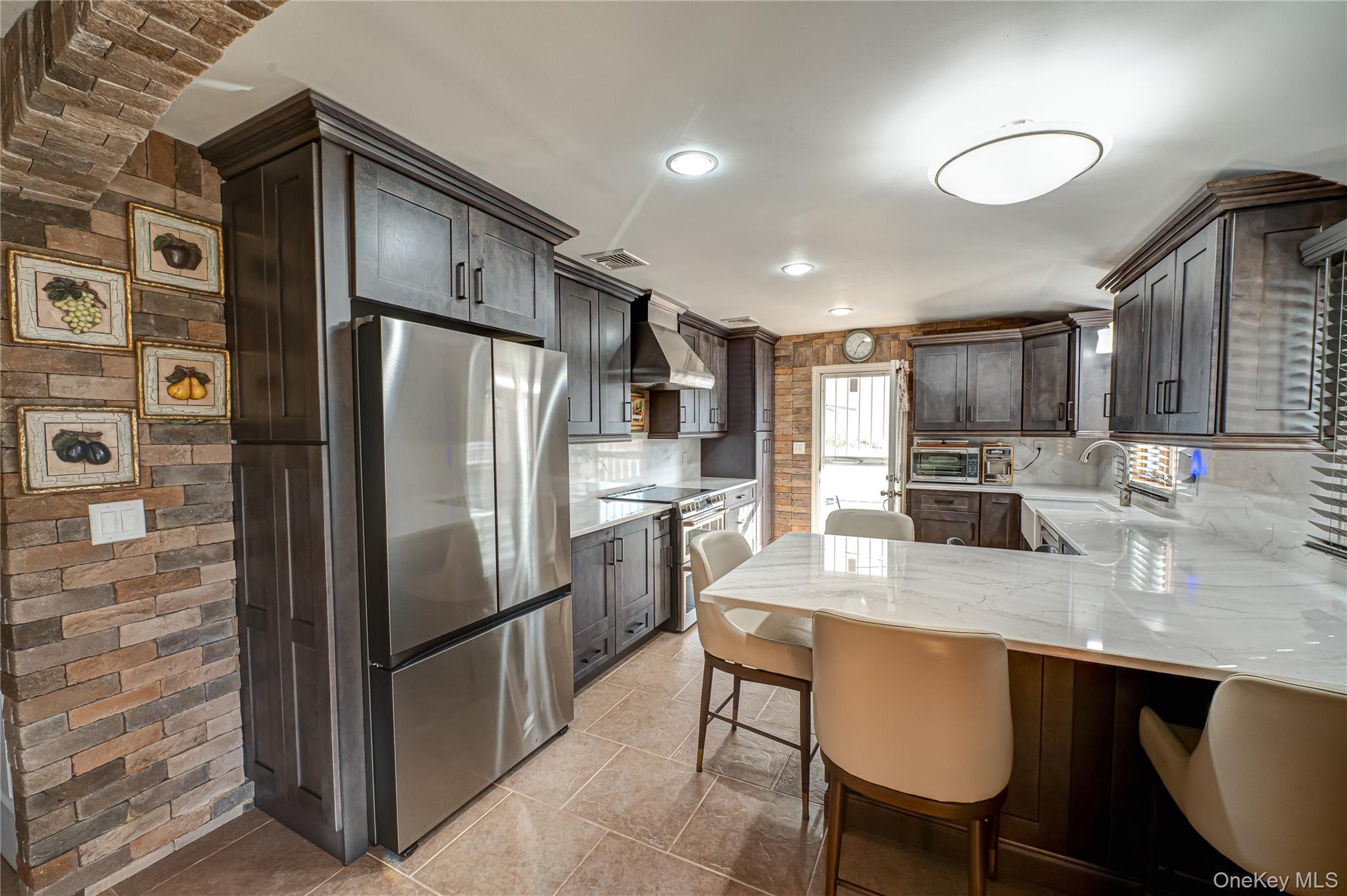 #6 photo, 37 W 10th Street, سوفولك Deer Park , NY 11729