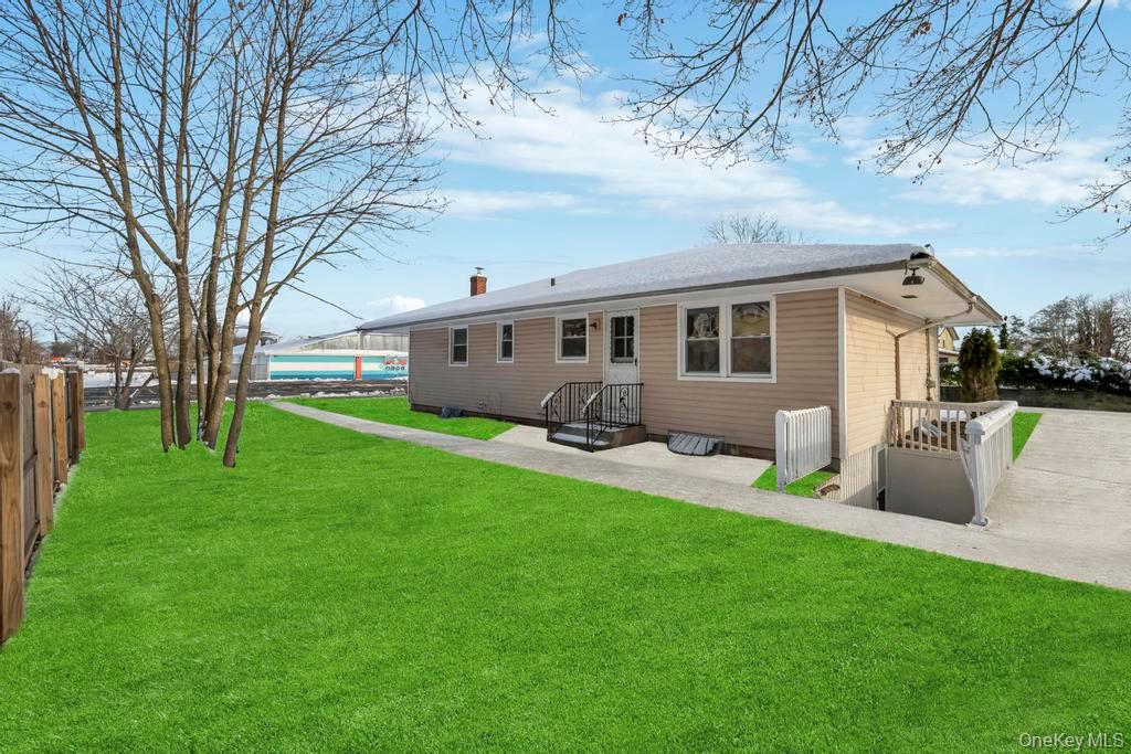 #5 photo, 3 Radburn Lane, سوفولك Port Jefferson Station , NY 11776