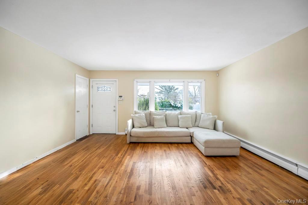 #9 photo, 3 Radburn Lane, سوفولك Port Jefferson Station , NY 11776