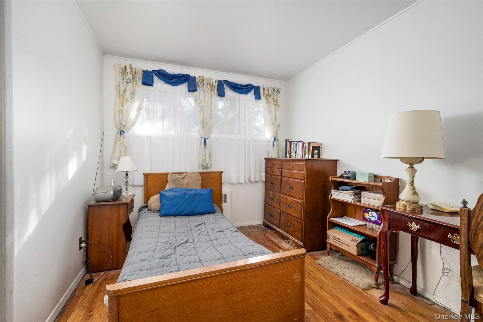 #10 photo, 9 Walnut Place, Massapequa , NY 11758