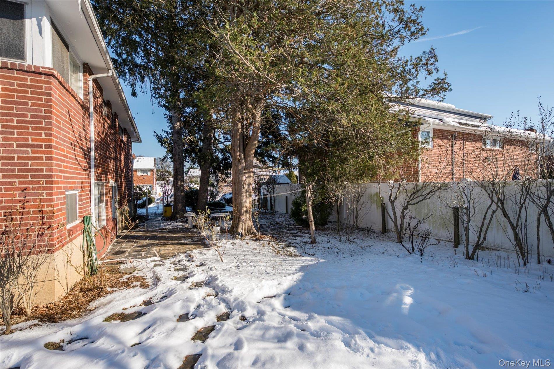 #15 photo, 9 Walnut Place, Massapequa , NY 11758