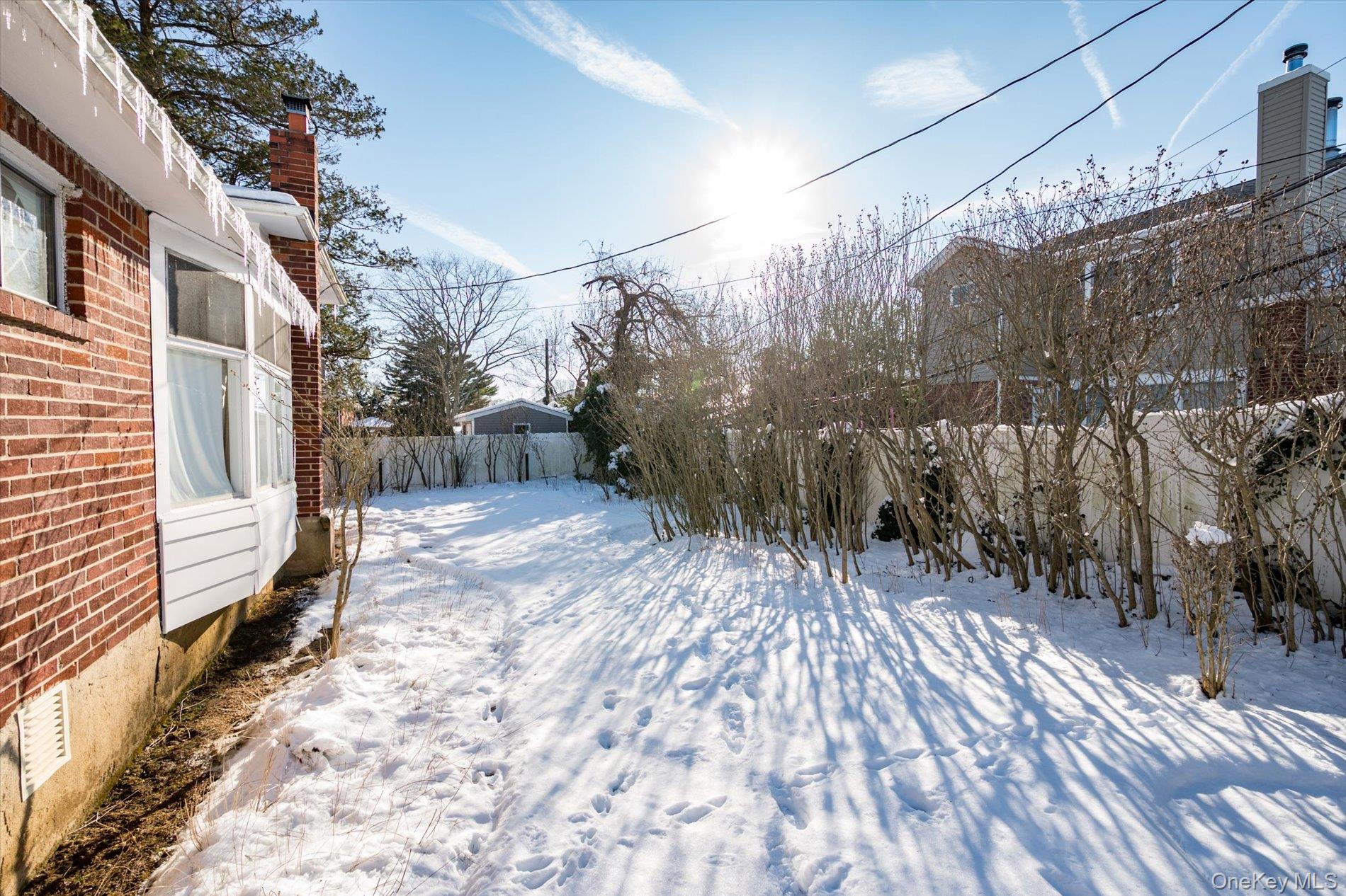 #17 photo, 9 Walnut Place, Massapequa , NY 11758