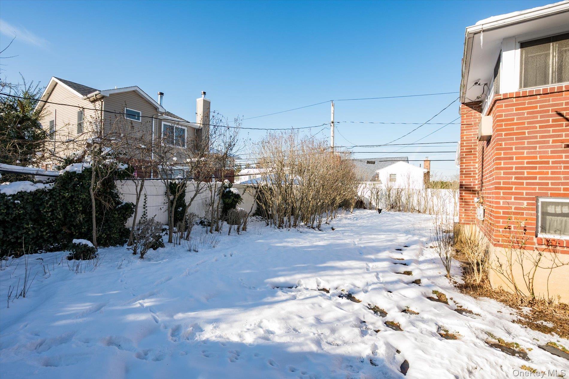 #18 photo, 9 Walnut Place, Massapequa , NY 11758