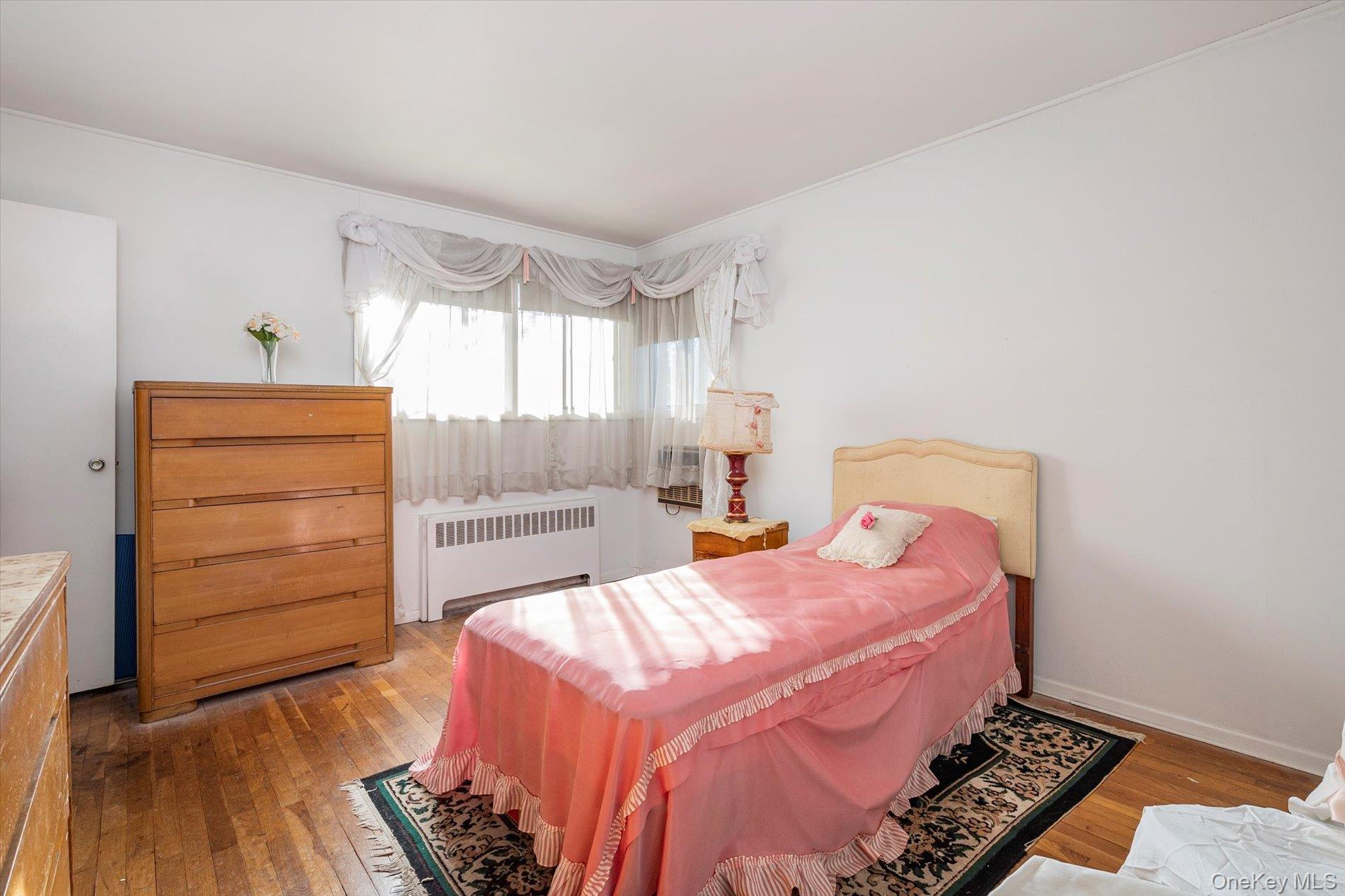 #7 photo, 9 Walnut Place, Massapequa , NY 11758