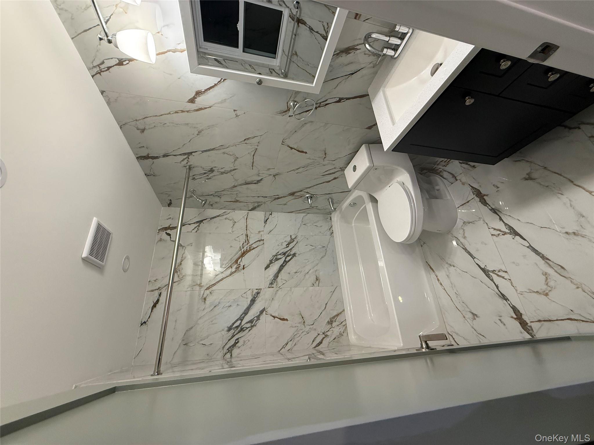 #6 photo, 107-13 220th Street, קווינס Queens Village , NY 11429