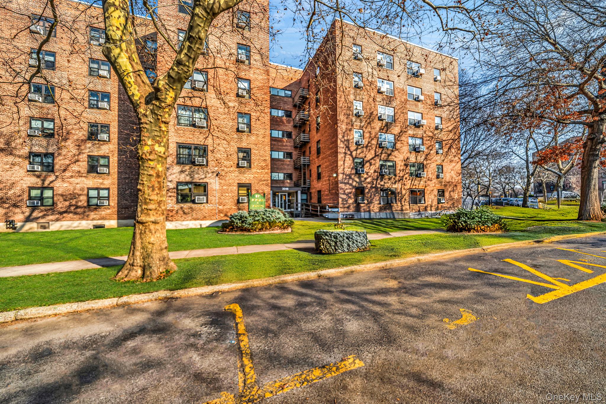 #19 photo, 213-05 75th Avenue, Куинс ‖ Oakland Gardens , NY 11364