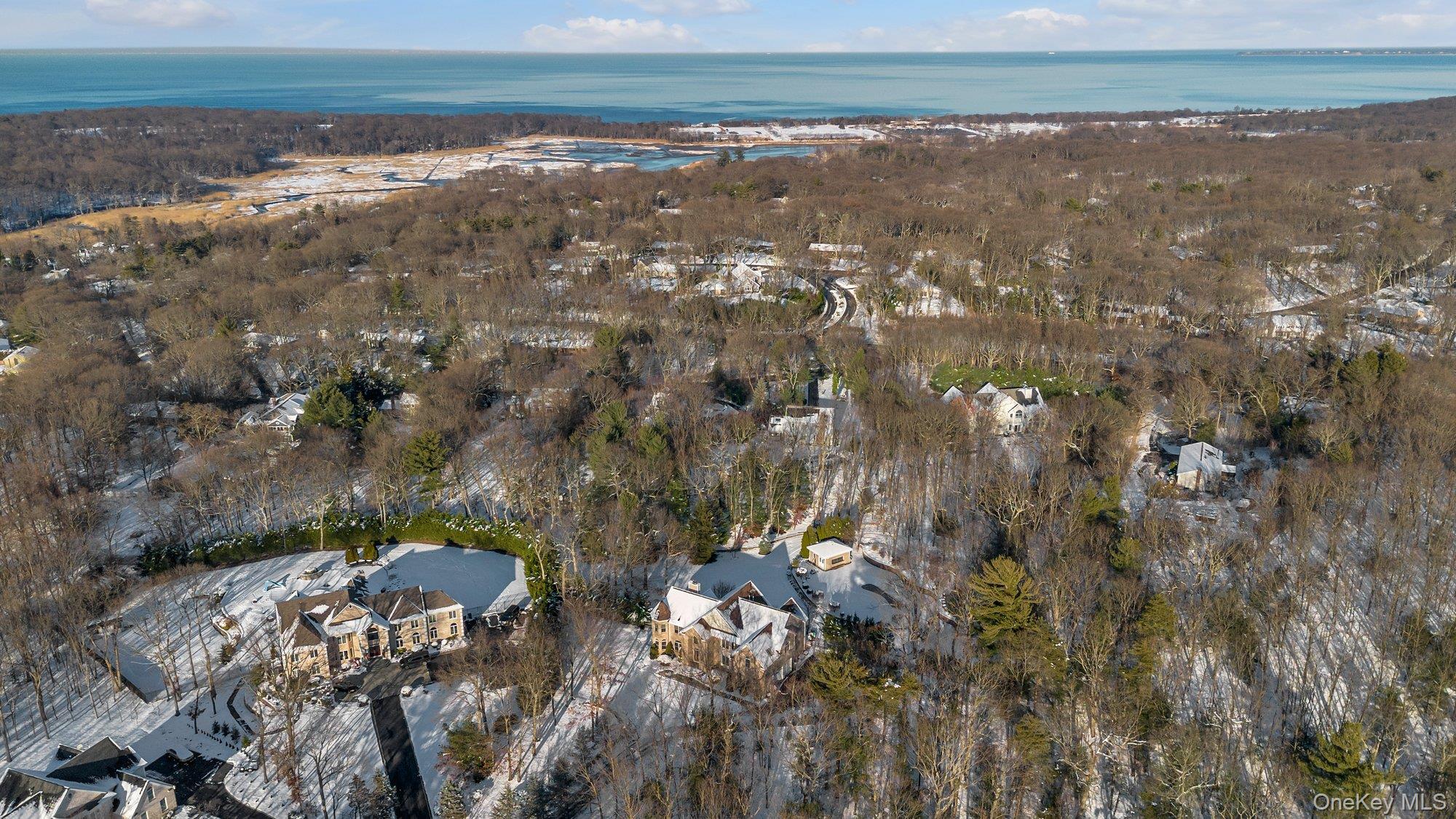 #1 photo, 7 Pitch Pine Court, सफ़ोक काउंटी Northport , NY 11768