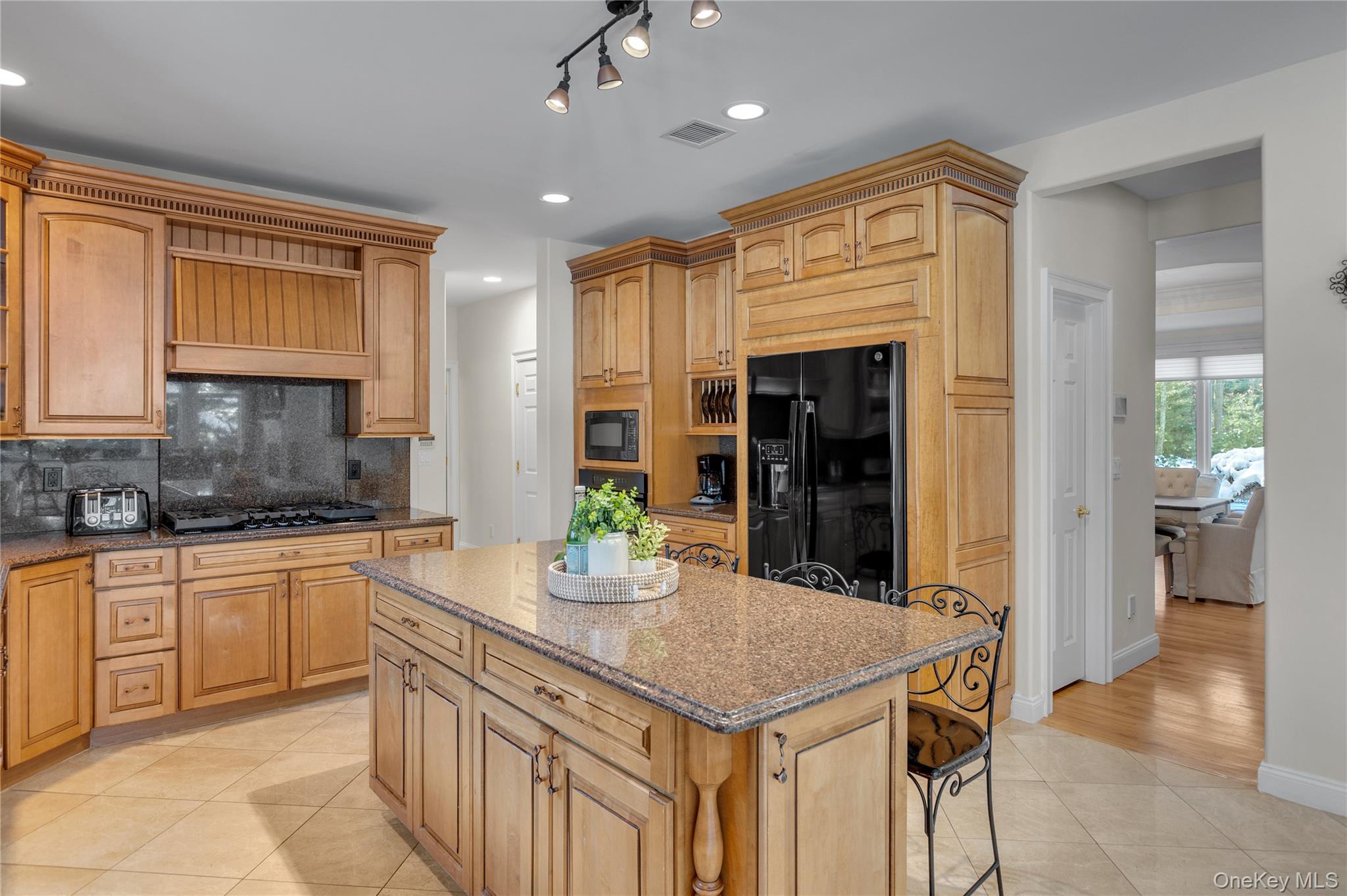 #12 photo, 7 Pitch Pine Court, सफ़ोक काउंटी Northport , NY 11768