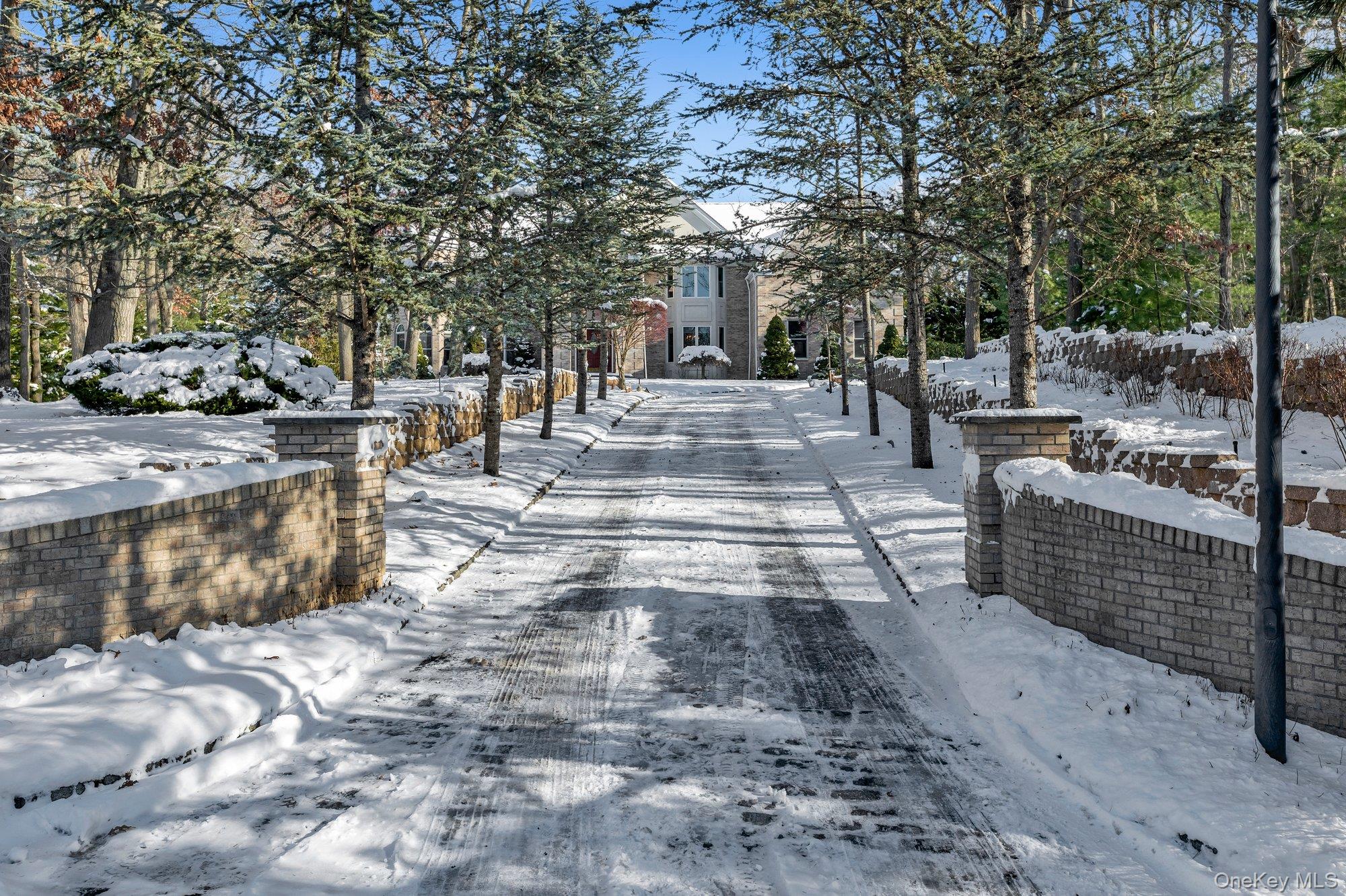 #2 photo, 7 Pitch Pine Court, सफ़ोक काउंटी Northport , NY 11768