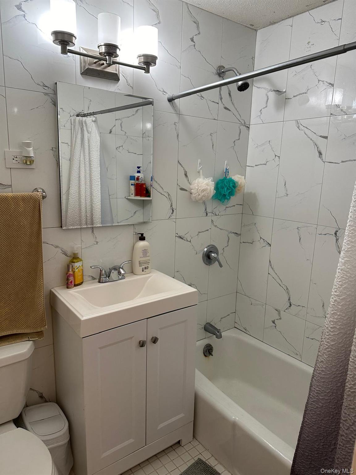 #4 photo, 2550 Olinville Avenue, הברונקס Bronx , NY 10467