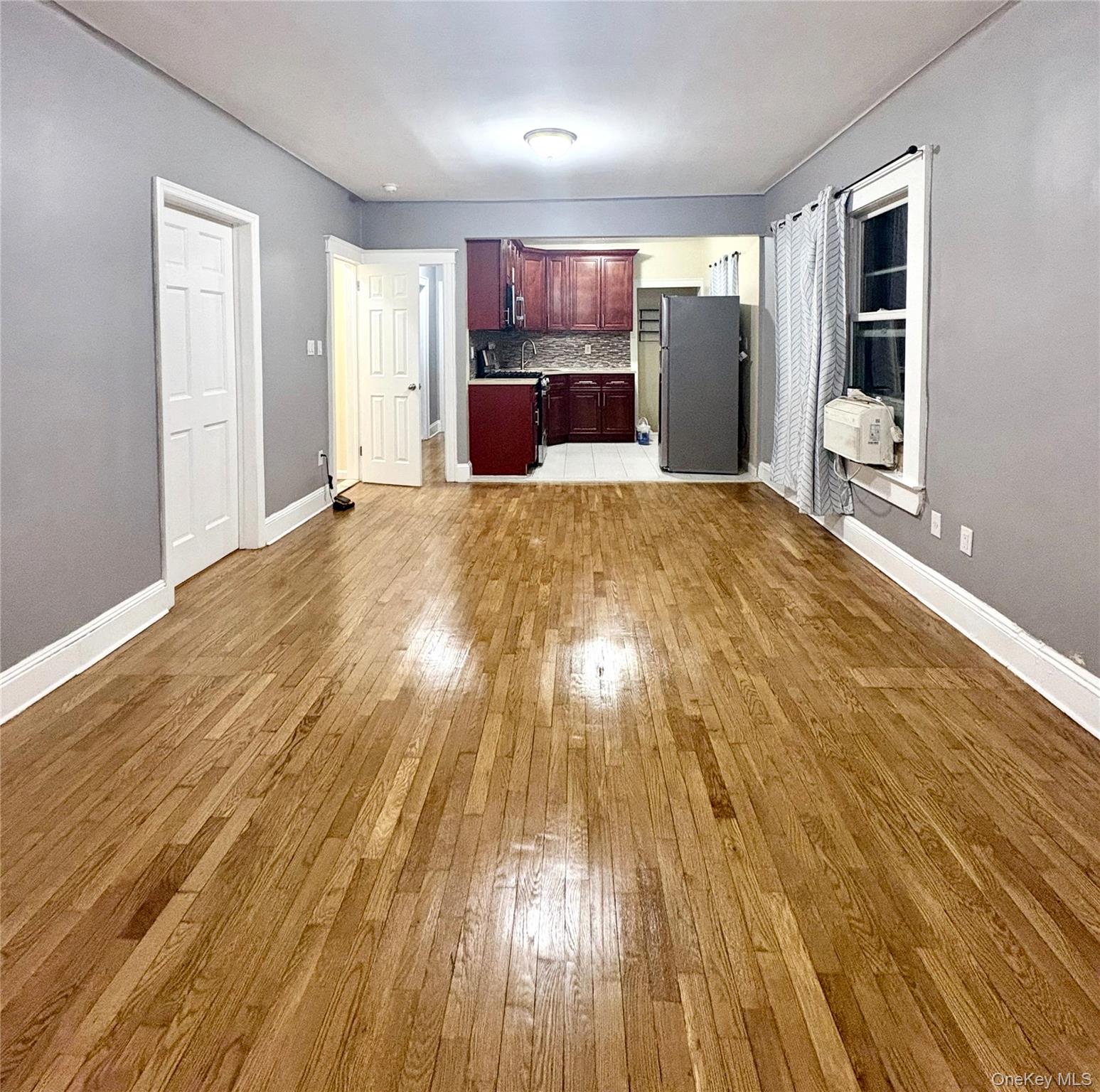 #1 photo, 8869 Eldert Lane, קווינס Jamaica , NY 11421