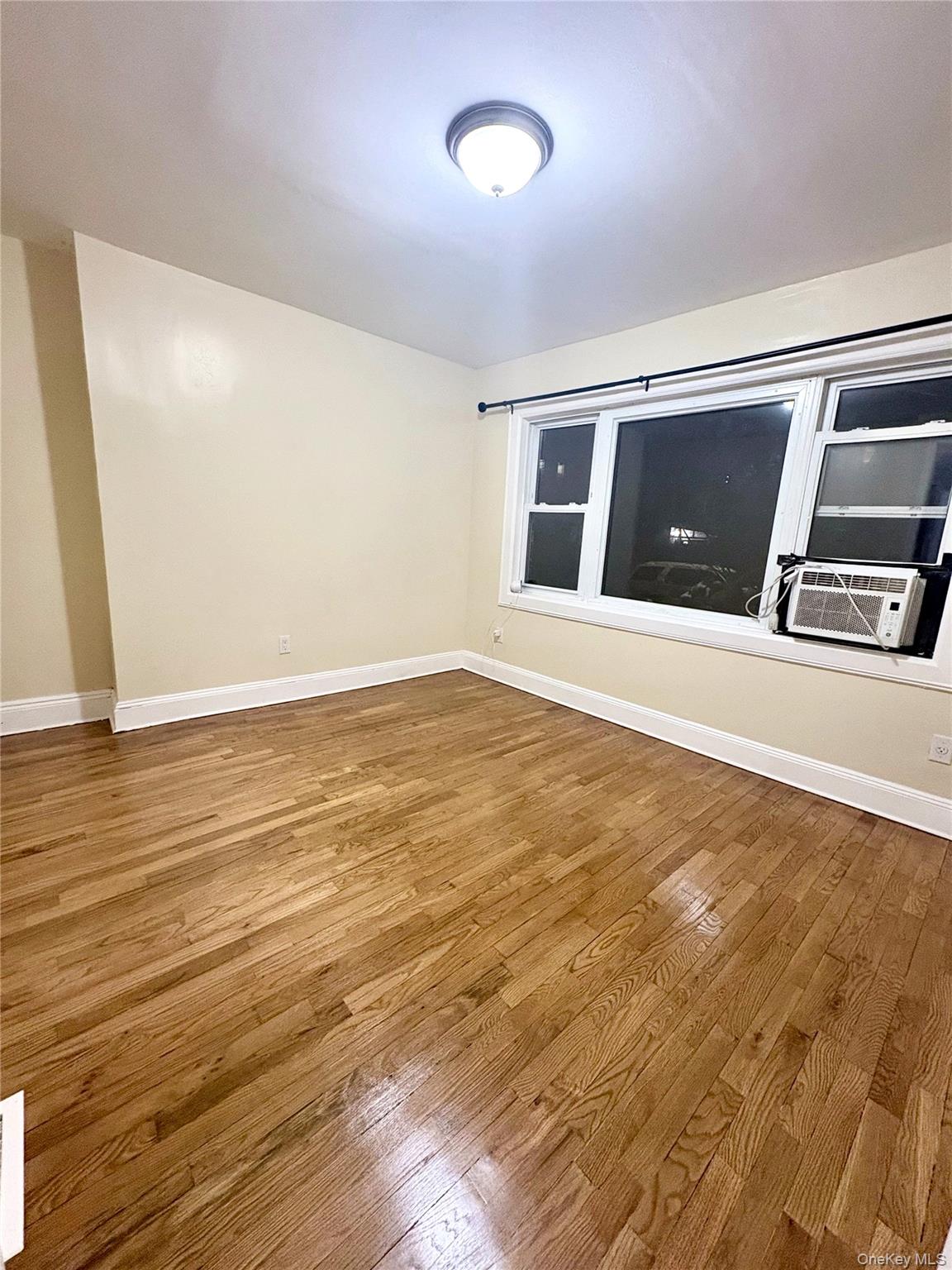 #5 photo, 8869 Eldert Lane, קווינס Jamaica , NY 11421