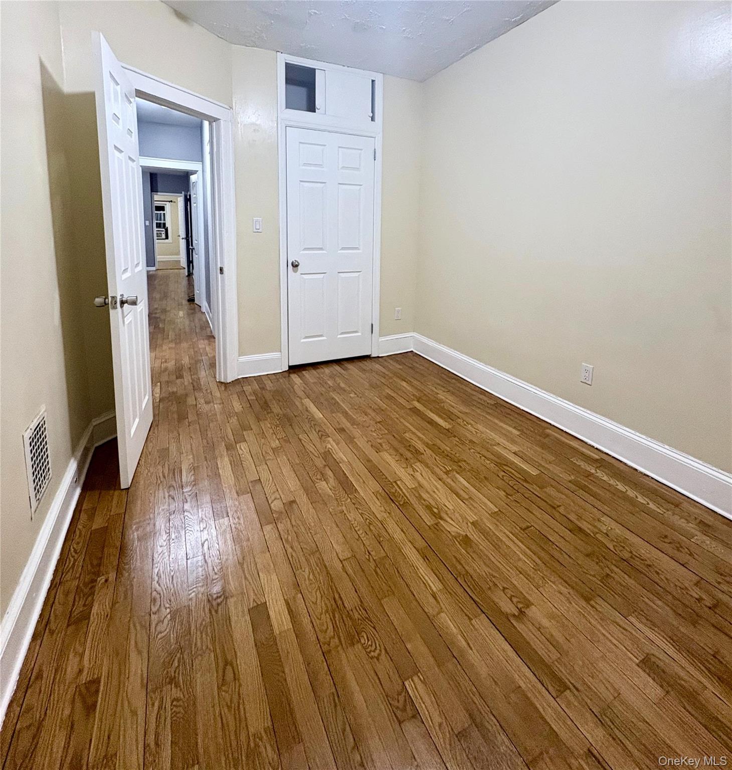 #6 photo, 8869 Eldert Lane, קווינס Jamaica , NY 11421