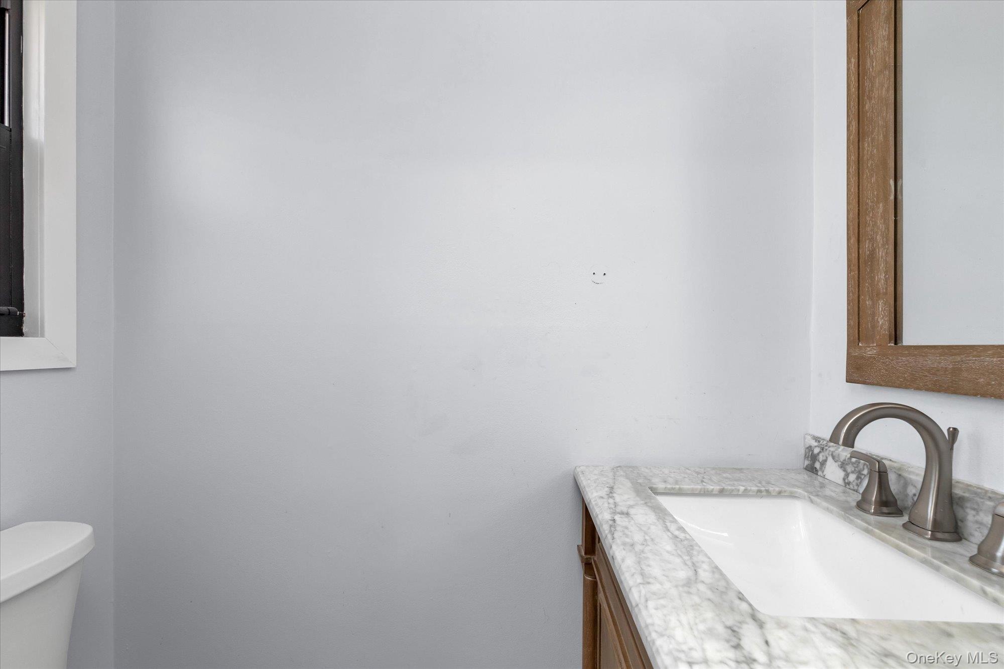 #12 photo, 4 Finch Place, Huntington , NY 11743