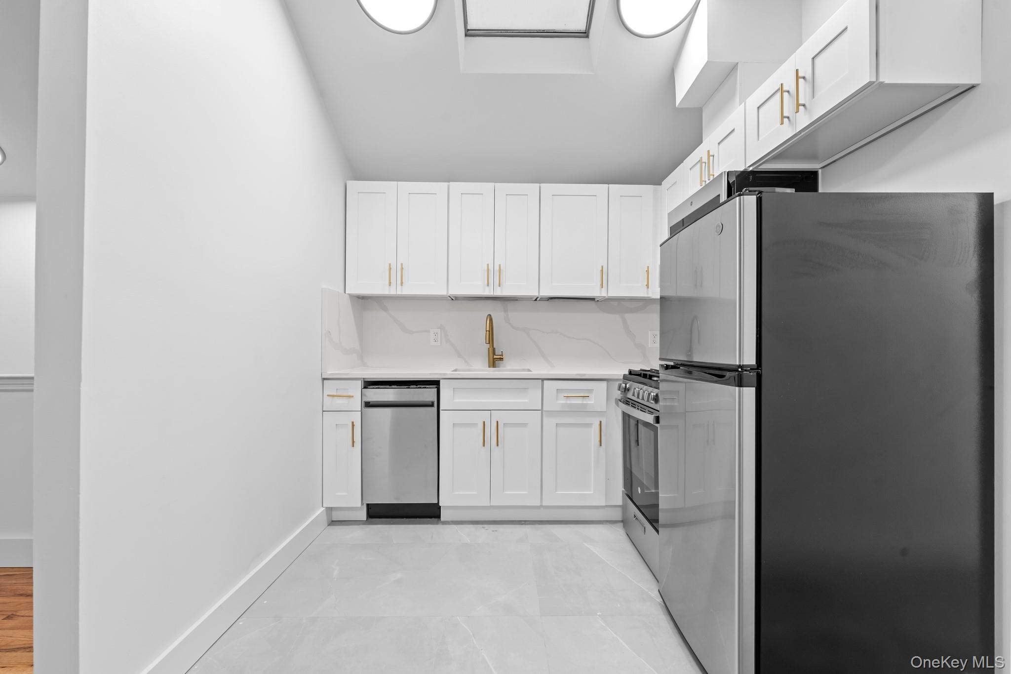 #9 photo, 8332 159th Street, Jamaica Hills , NY 11432