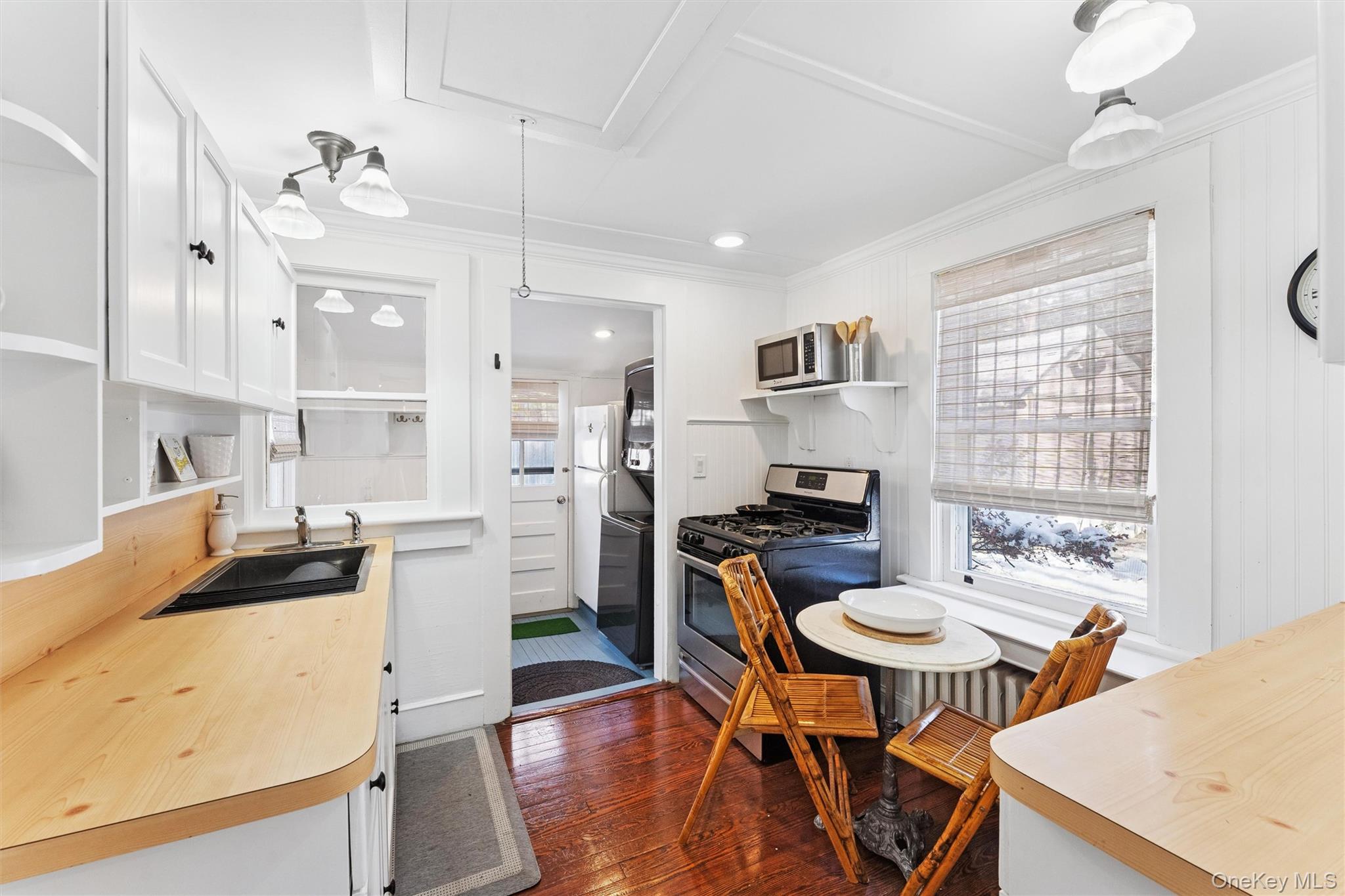 #10 photo, 424 Main Street, সাফোক কাউন্টি Quiogue , NY 11978